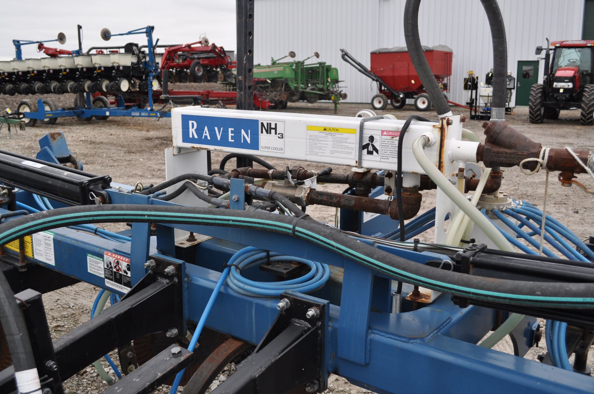 Dalton D3028 NH3 Applicator 11 shank w/Raven cooler, flow control & 450 monitor, coulters & mole - Image 11 of 14