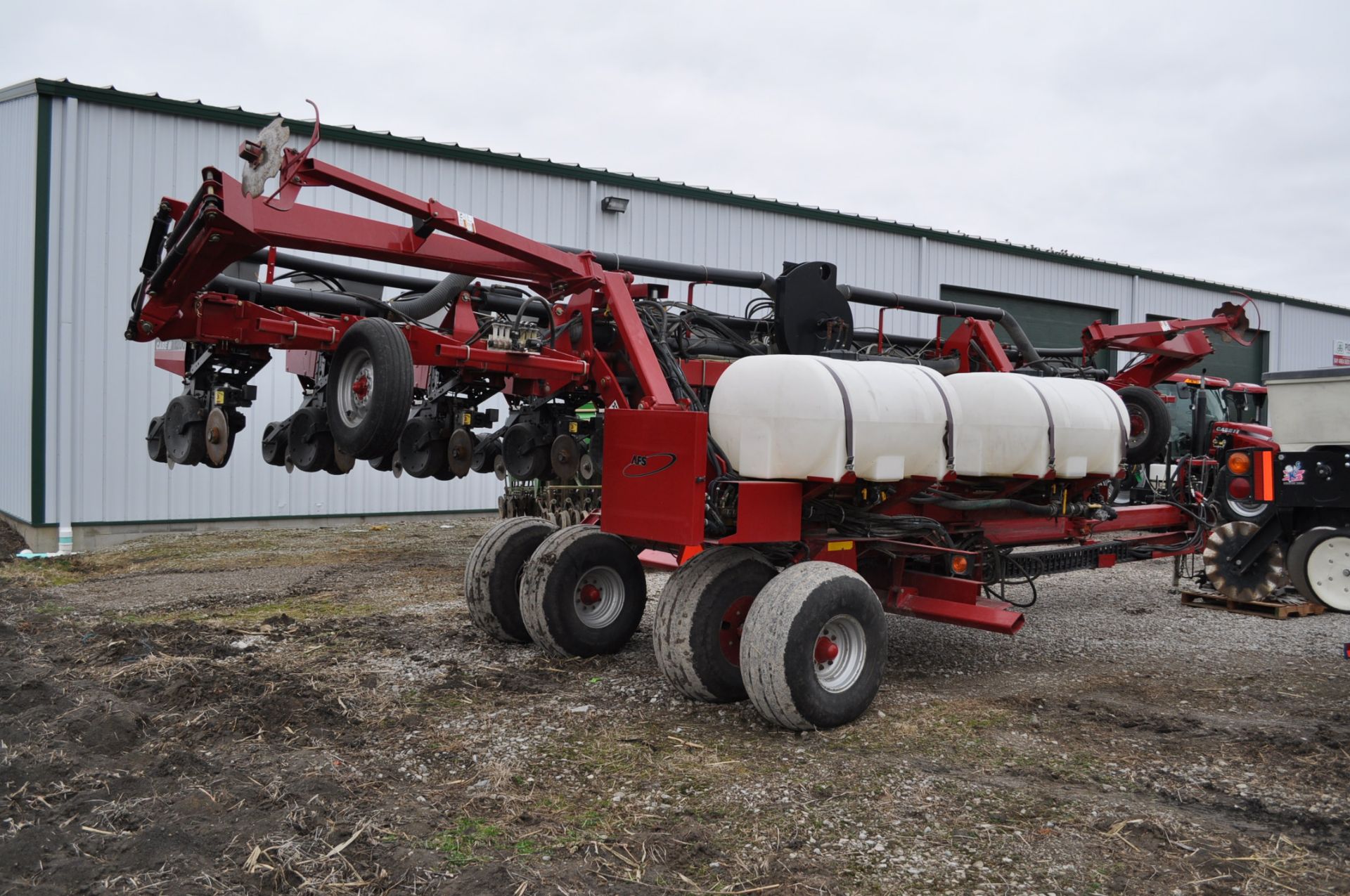 CIH 1200PT AFS Corn Planter 12R-30” Liquid, Sunco DBL Disc unit mid fert coulters, plumbed for pop - Image 3 of 19