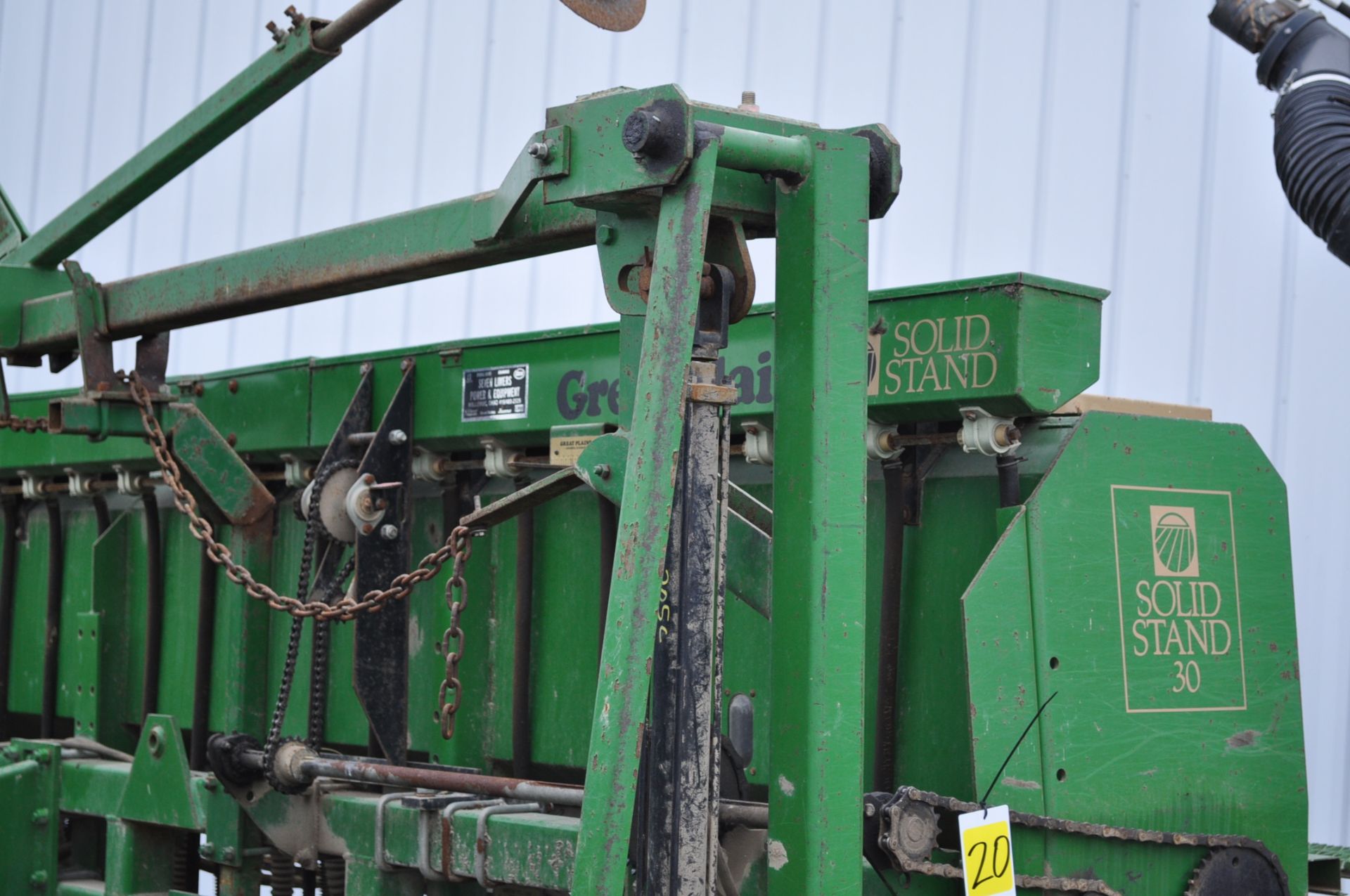 30' Great Plains Solid Stand drill, ground drive, V rubber closing wheels, markers, extra - Image 8 of 13