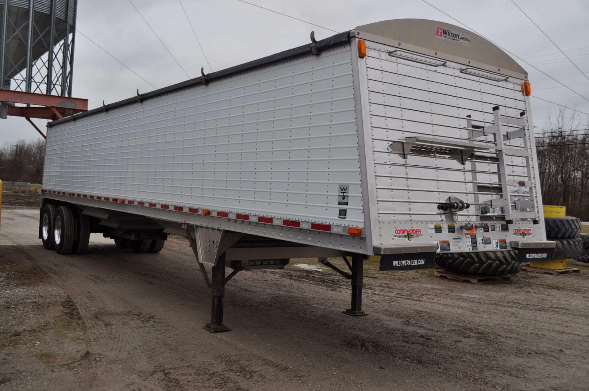 2010 Wilson Commander Grain Trailer 40’ x 72” sides w/stainless front & rear, roll tarp, Ag Hoppers, - Image 2 of 14