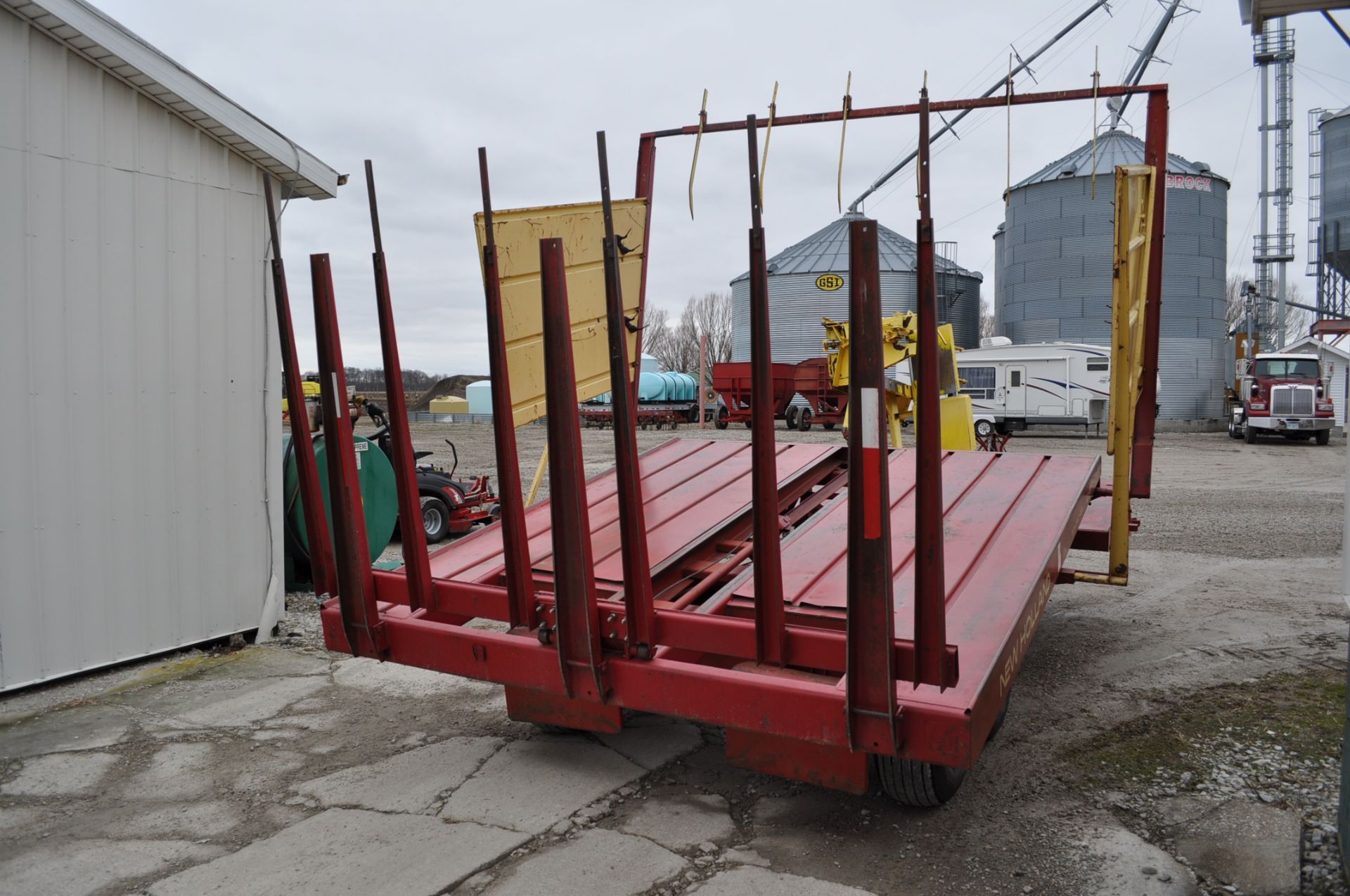 New Holland 1037 Stackliner Bale Wagon pull type w/hand controls, 540 pto, new bale counter, SN# - Image 3 of 15