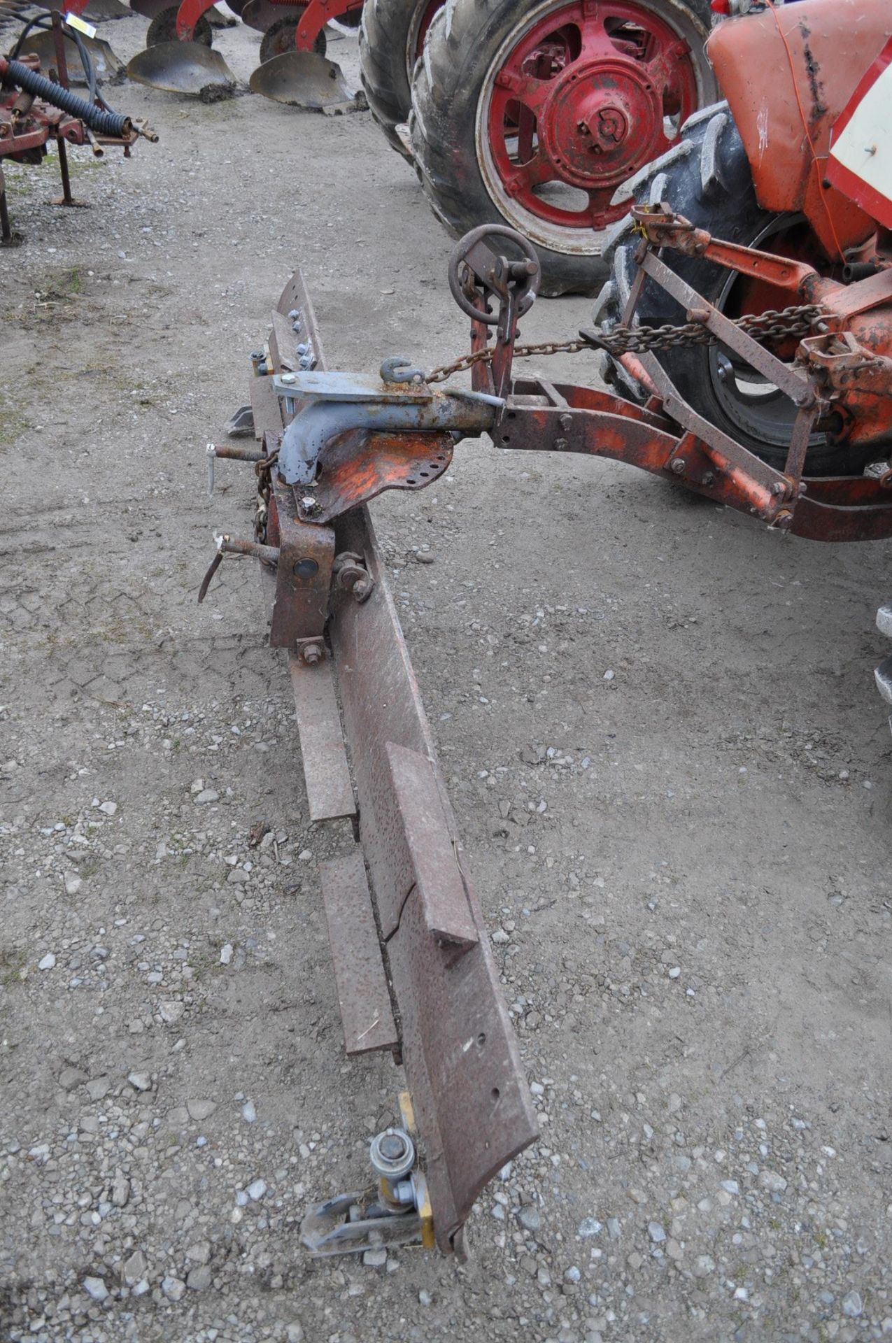 Allis-Chalmers D17 tractor, 12.4R28 rear tires, 540 PTO, snap coupler, sells with 9' blade, no - Image 12 of 14