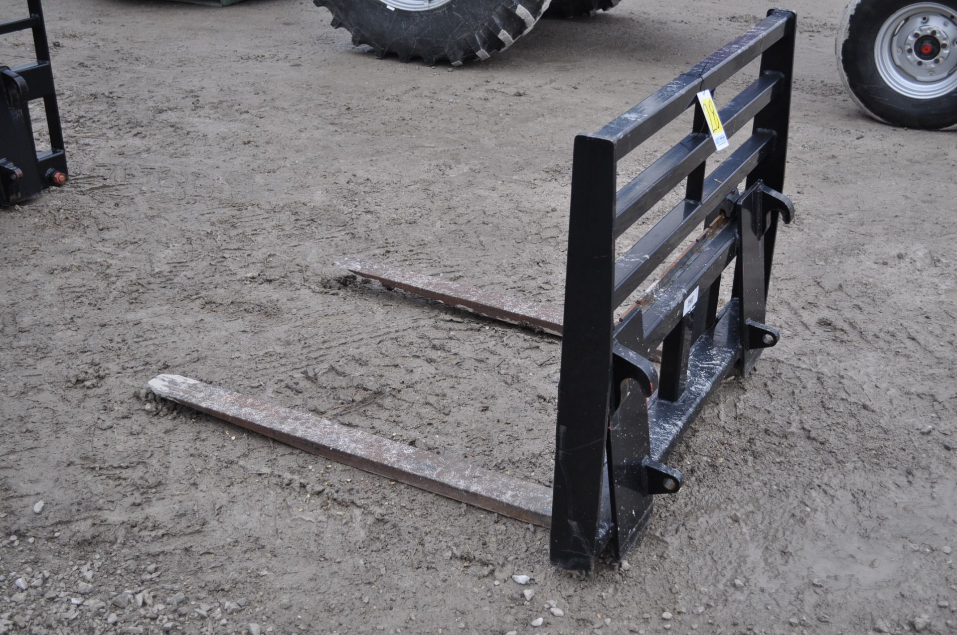 Mast 4’ Pallet Forks Euro-Style hook up, SN# 3673 - Image 2 of 4