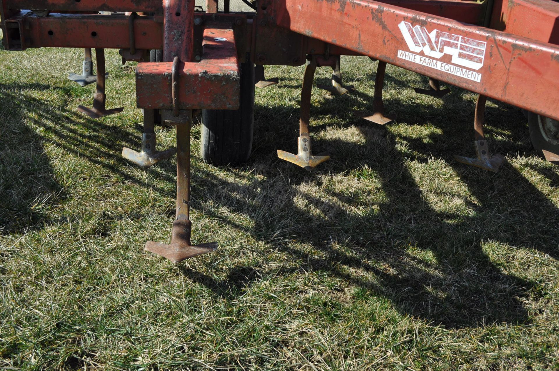 26' White 226 field cultivator, 3 bar harrow, walking tandems, rear hitch with hyd, hyd flat fold - Image 9 of 9