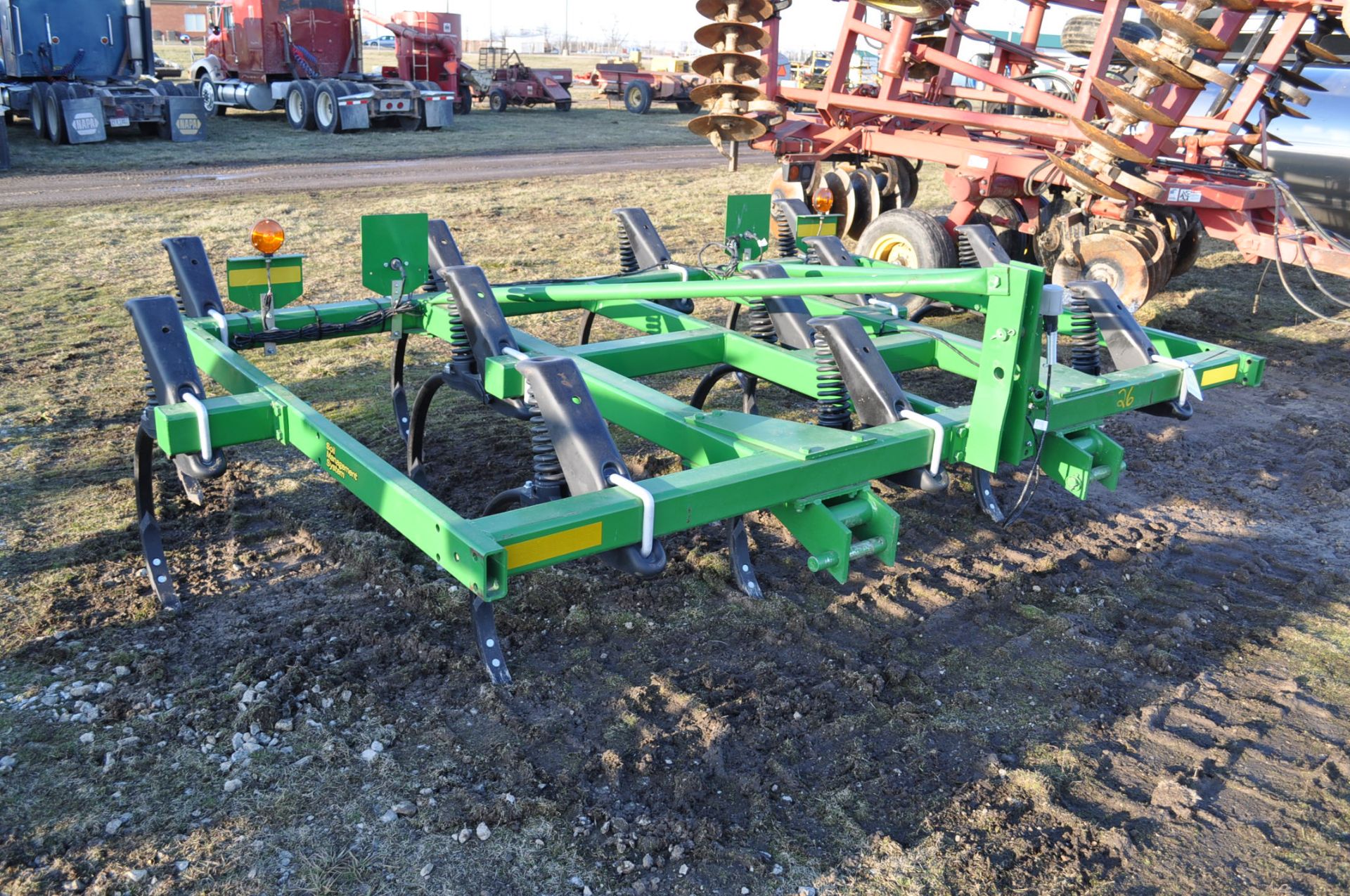 NEW John Deere 610 chisel plow, 3pt, SN XVHN084500 - Image 2 of 6