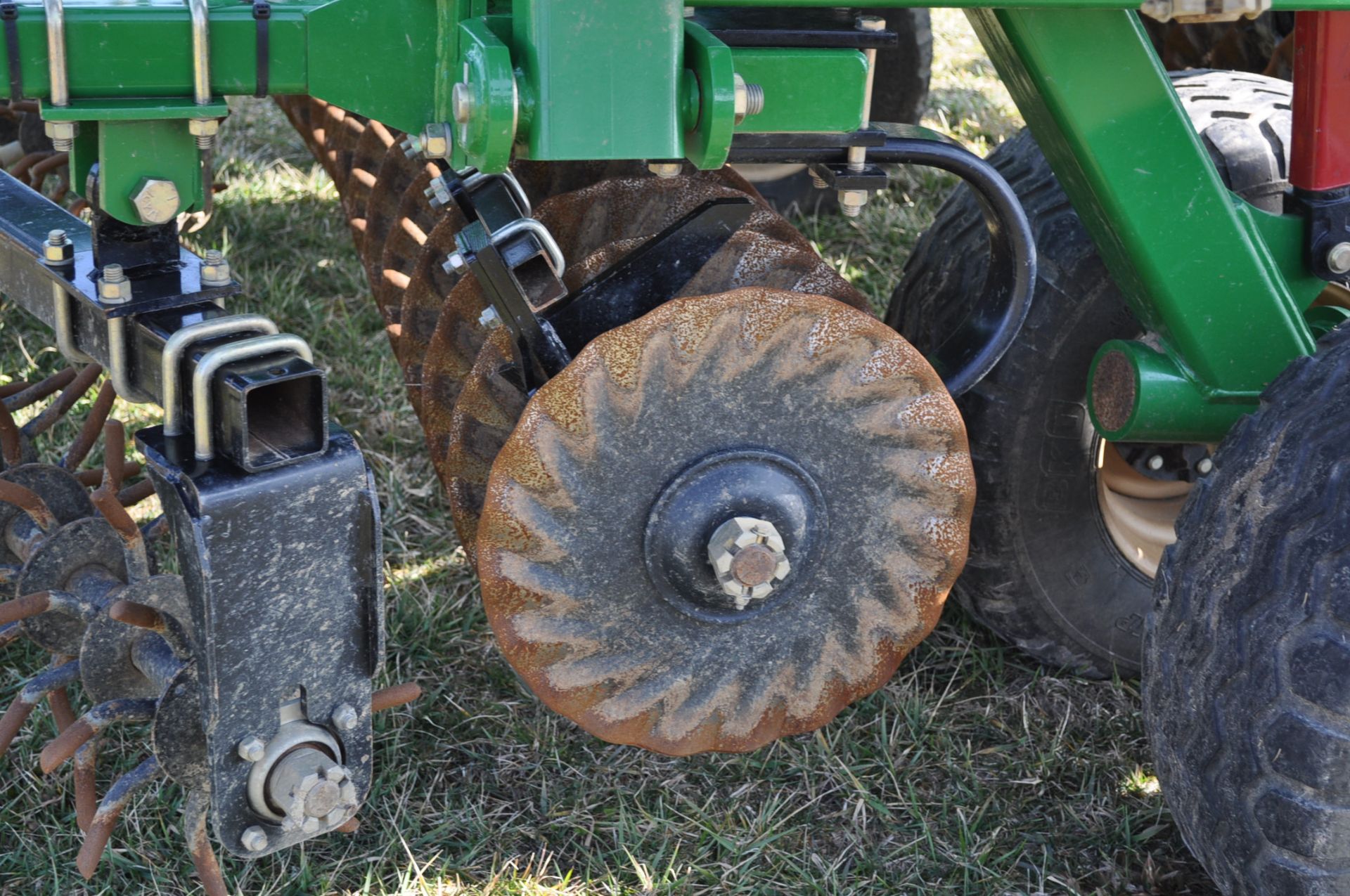 24’ Great Plains Turbo MAX, 380/55R16.5 transport tires, hyd angle adjust, SN GPC5357H - Image 13 of 15