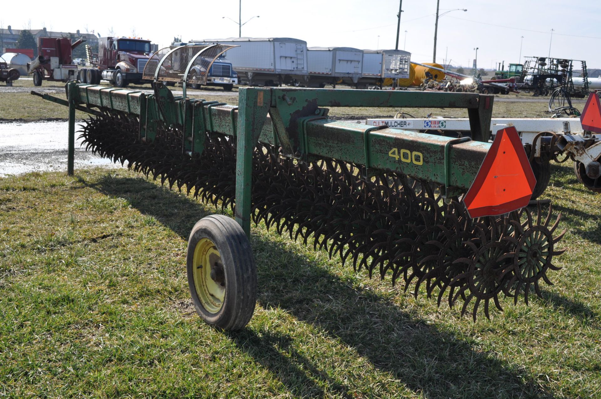 20’ John Deere 400 rotary hoe, 3 pt, end transport - Image 4 of 6