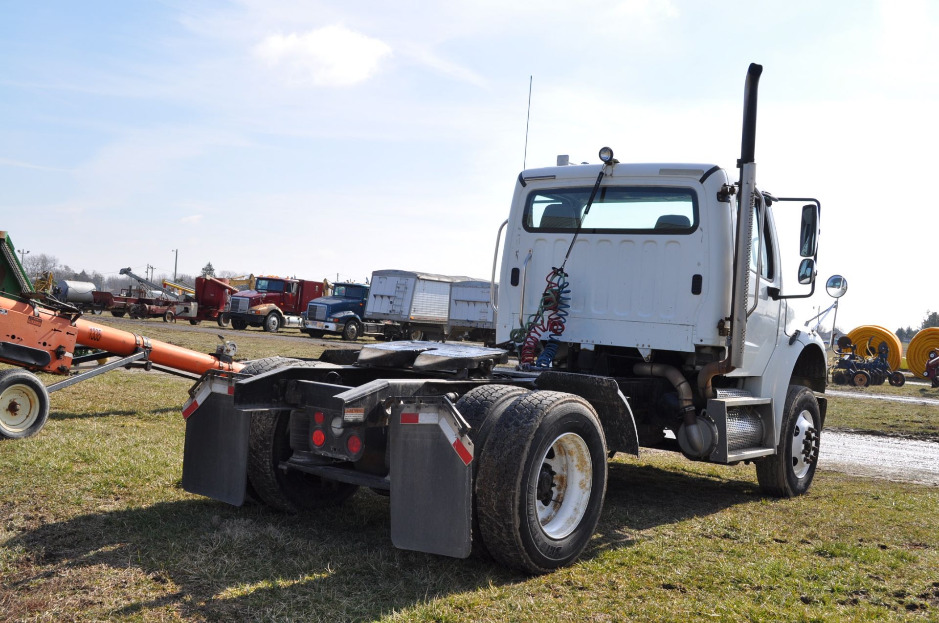 2009 Freightliner M2 semi truck, single axle, day cab, Cummins ISC 260, Allison auto, air ride - Image 3 of 23