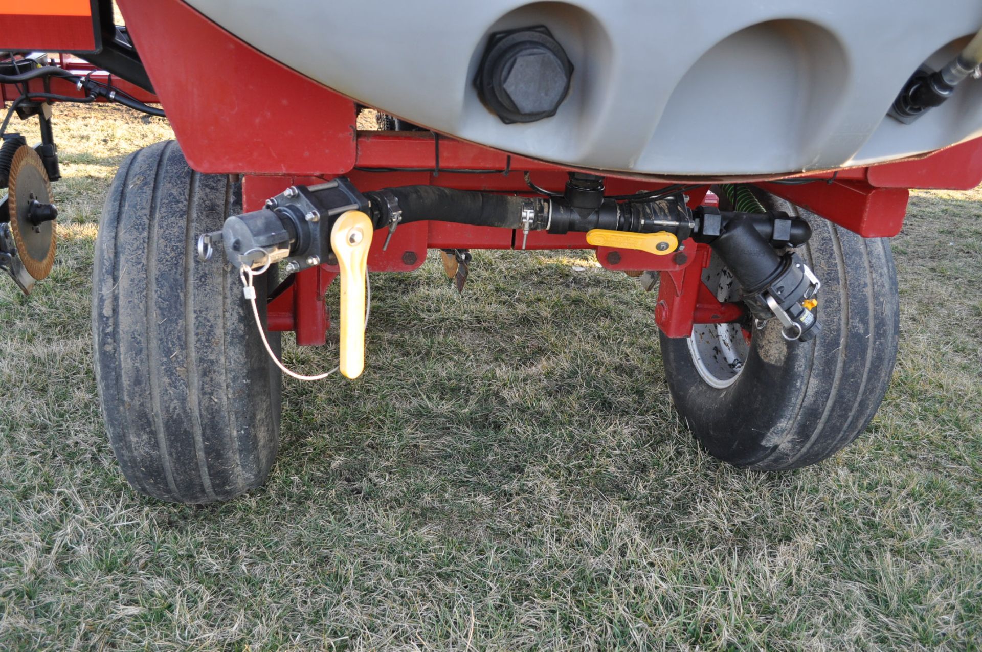 Case IH NPX 2800 12 row 28% applicator, 11 coulter w/ knife, 800 gal poly tank, - Image 7 of 11