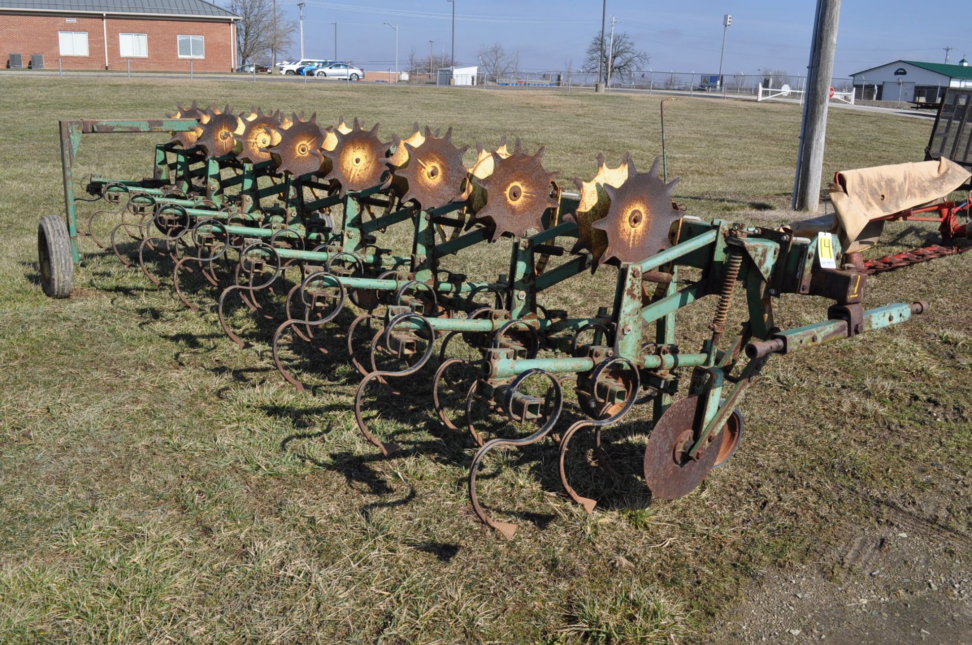 John Deere row crop cultivator, 8 row x 30”, 3pt, end transport - Image 2 of 8
