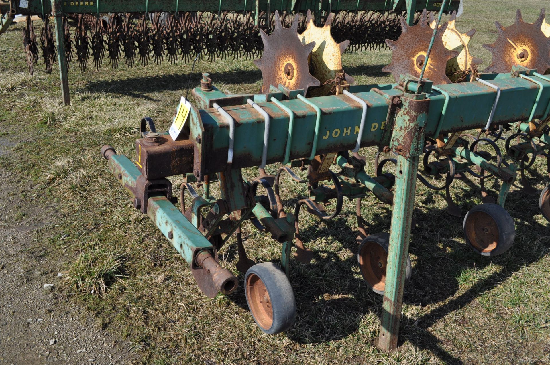 John Deere row crop cultivator, 8 row x 30”, 3pt, end transport - Image 7 of 8