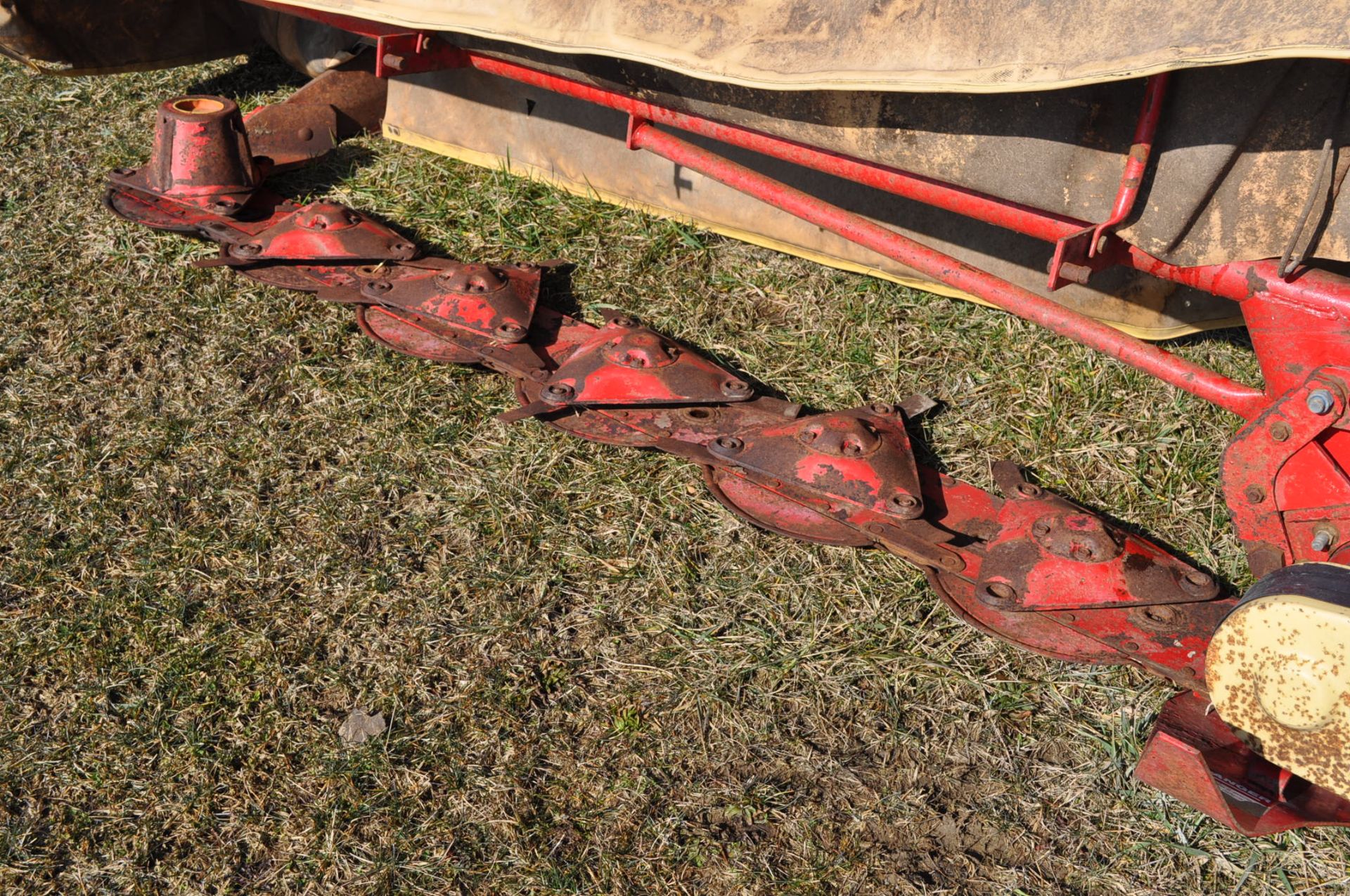 8’ Gehl 160 disc mower, 3 pt, hyd lift - Image 5 of 7