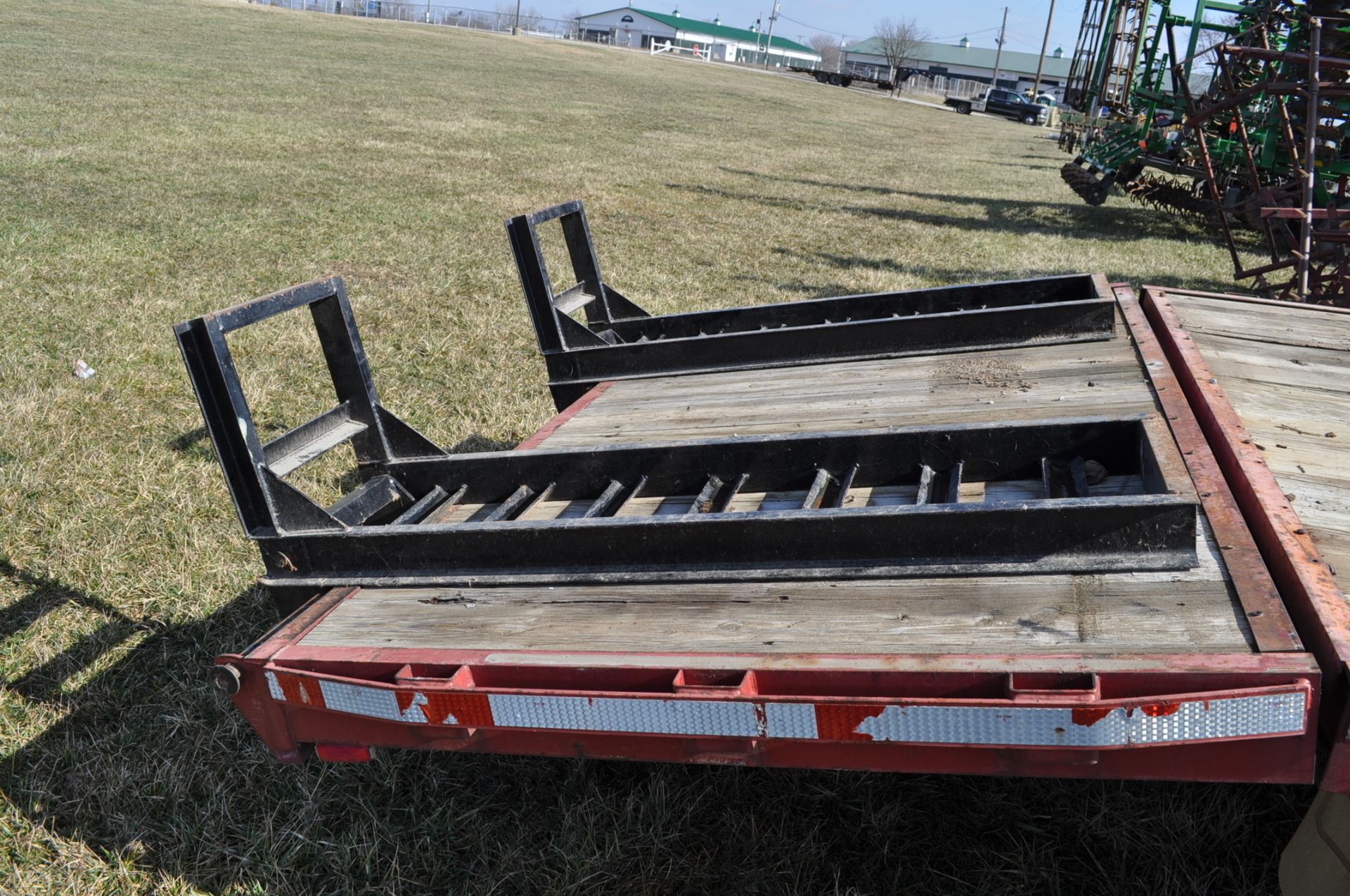 1998 20’+5’ Corn Pro gooseneck trailer, dual tandem axle, adjustable dovetail with ramps, - Image 10 of 13