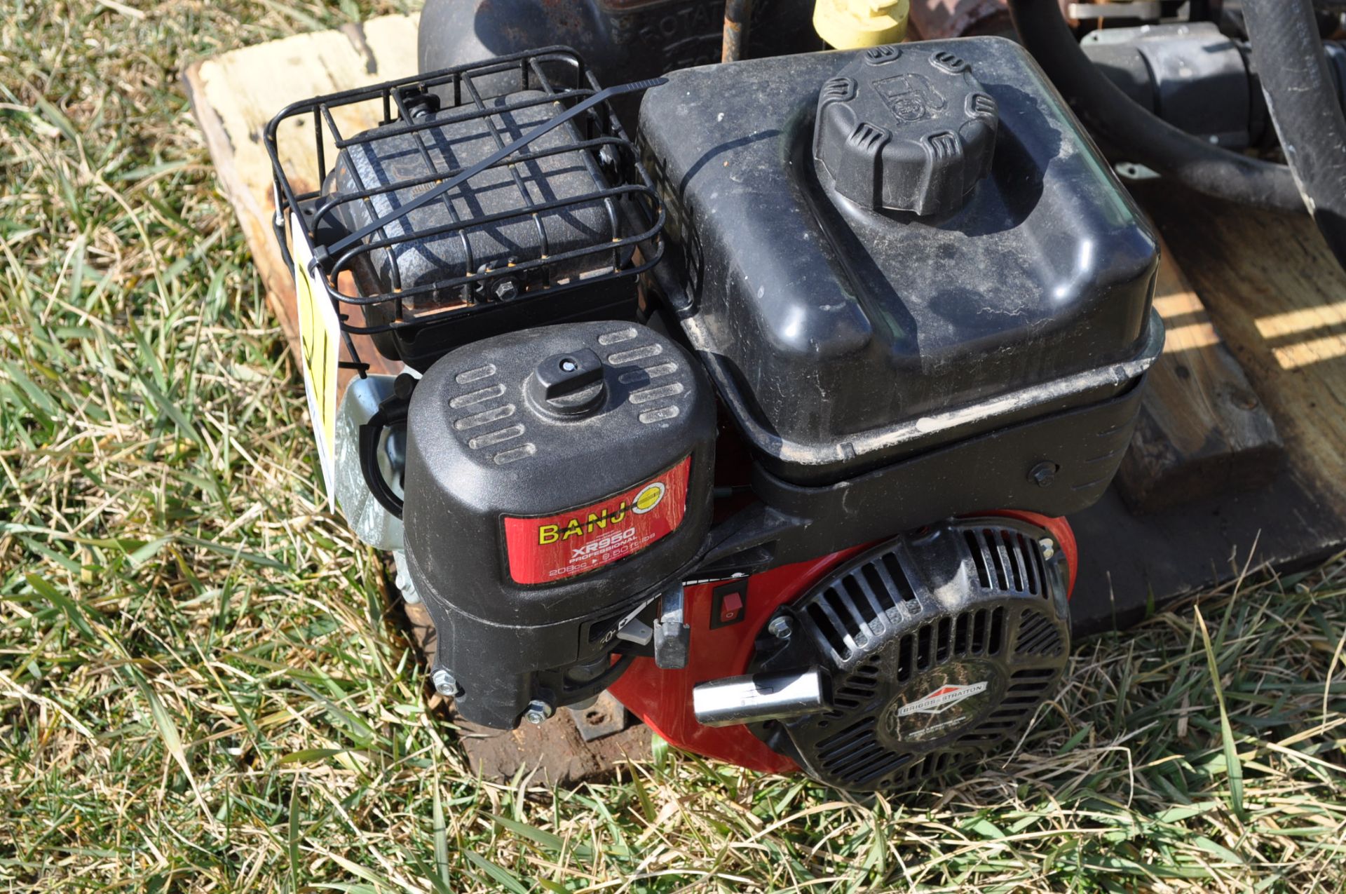 Banjo 2” cast pump with Briggs and Stratton engine, 35 gal inductor tanks with hose and stand - Image 3 of 5