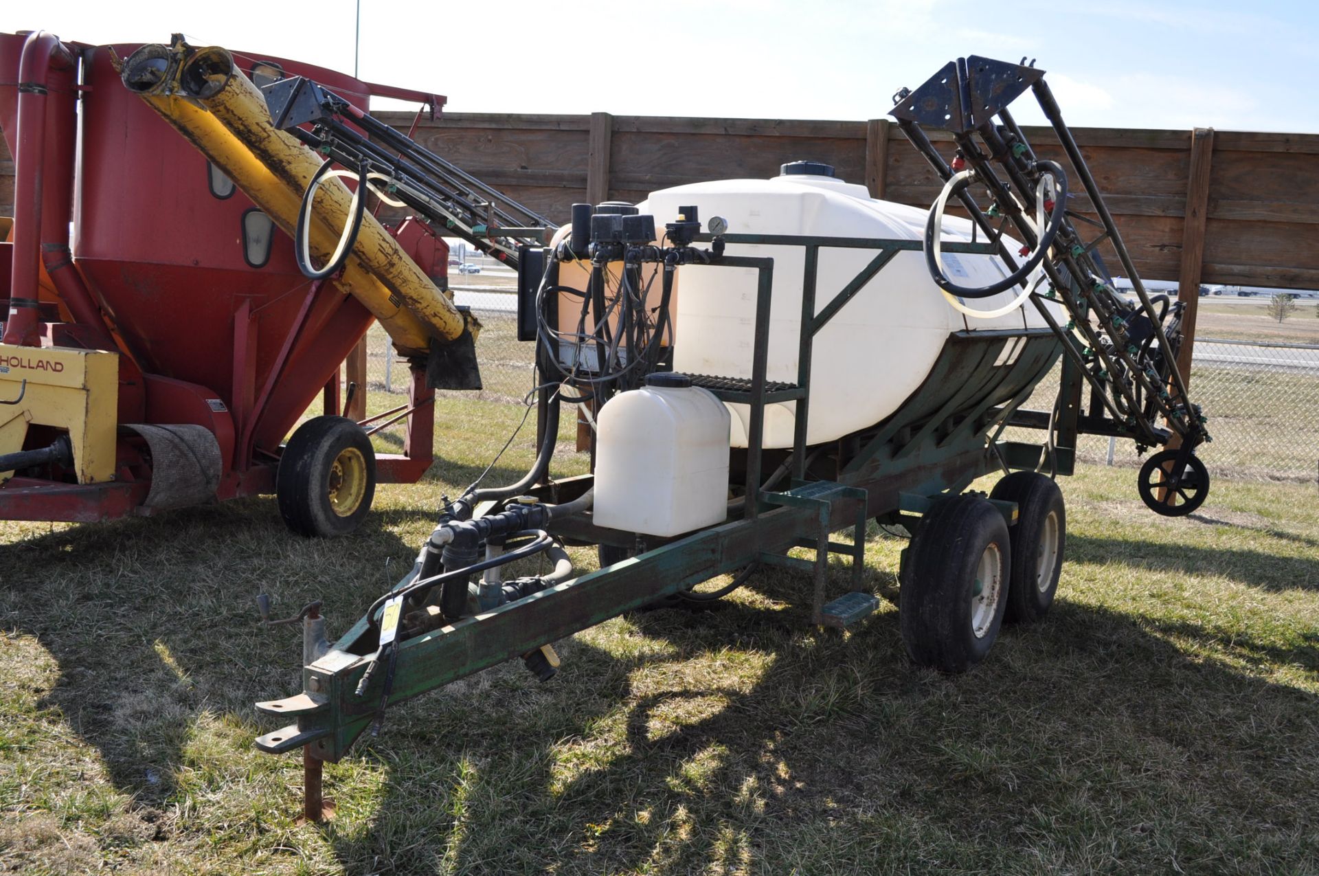 Pull type sprayer, 850 gal poly tank, tank one year old, 60 ft boom, 15" spacing, hyd solution pump