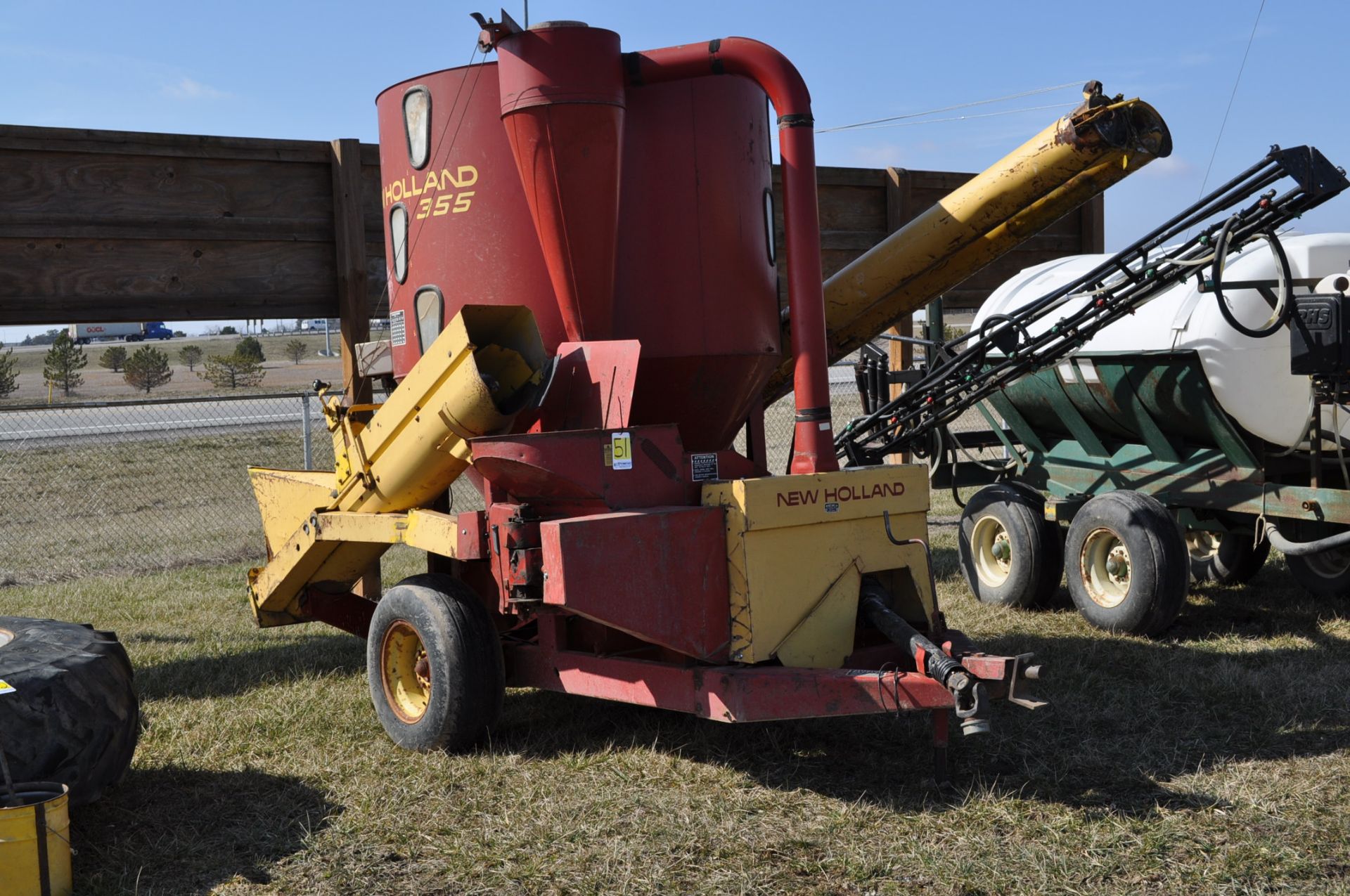 New Holland 355 grinder mixer, load auger, long unload auger, scales need repaired - Image 2 of 9