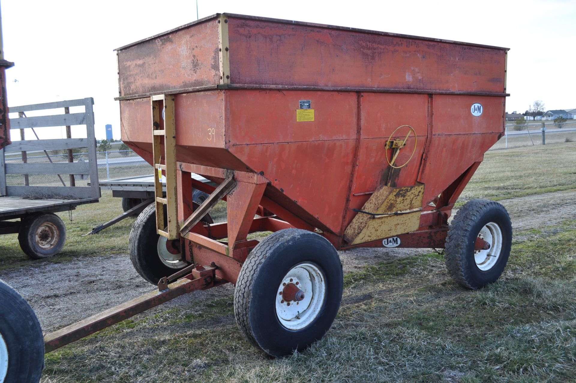 J&M 350 gravity bed wagon on gear