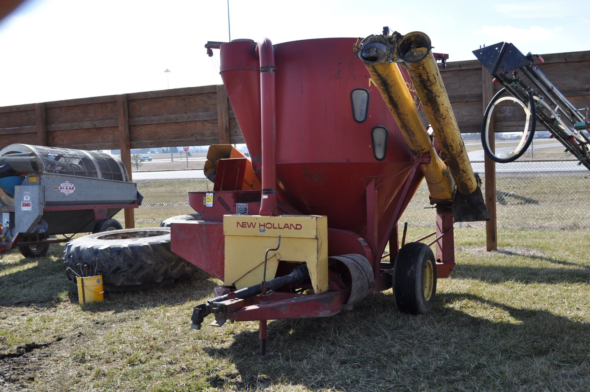 New Holland 355 grinder mixer, load auger, long unload auger, scales need repaired