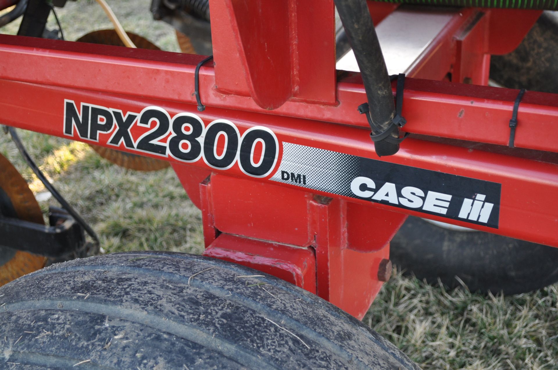 Case IH NPX 2800 12 row 28% applicator, 11 coulter w/ knife, 800 gal poly tank, - Image 5 of 11