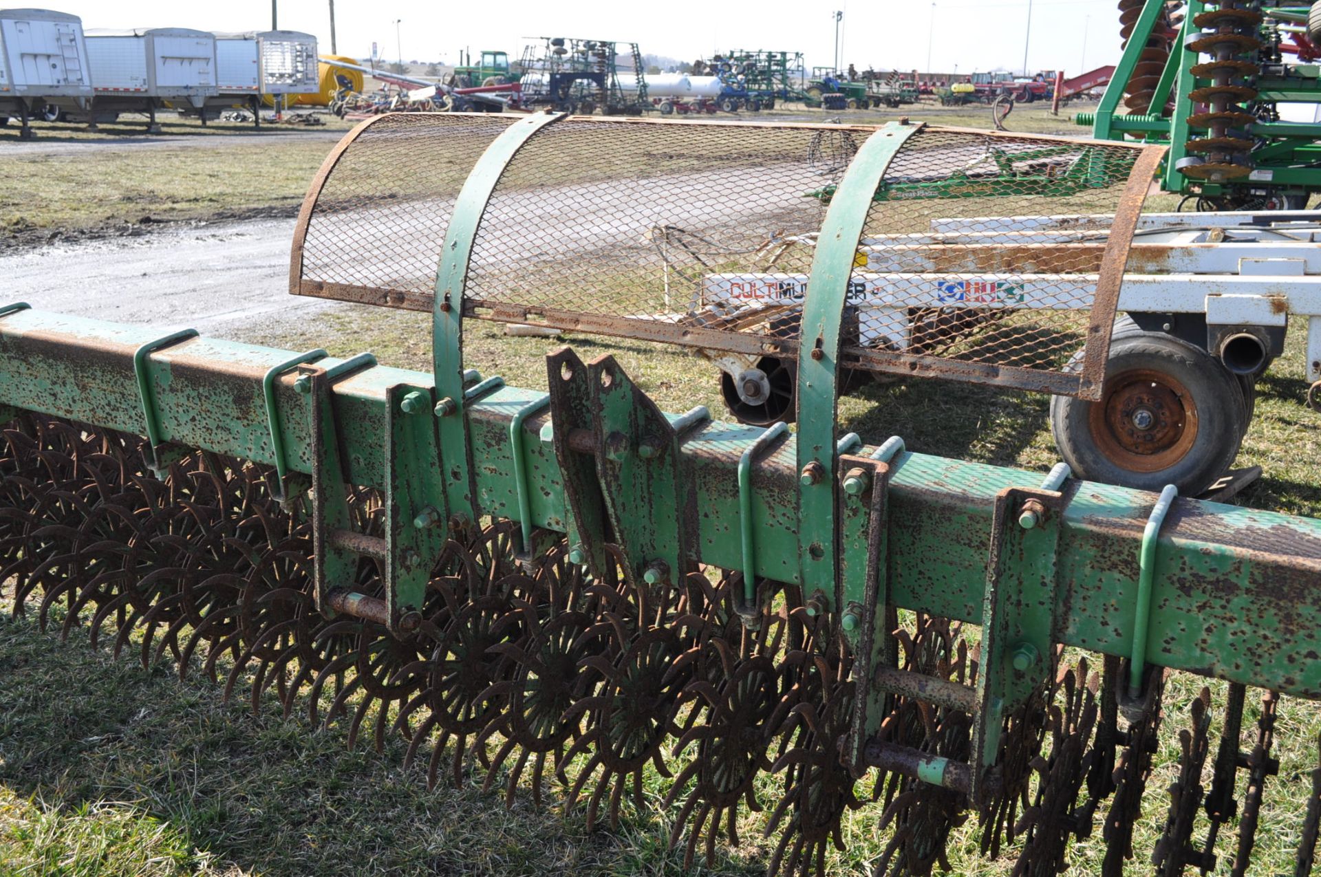 20’ John Deere 400 rotary hoe, 3 pt, end transport - Image 5 of 6