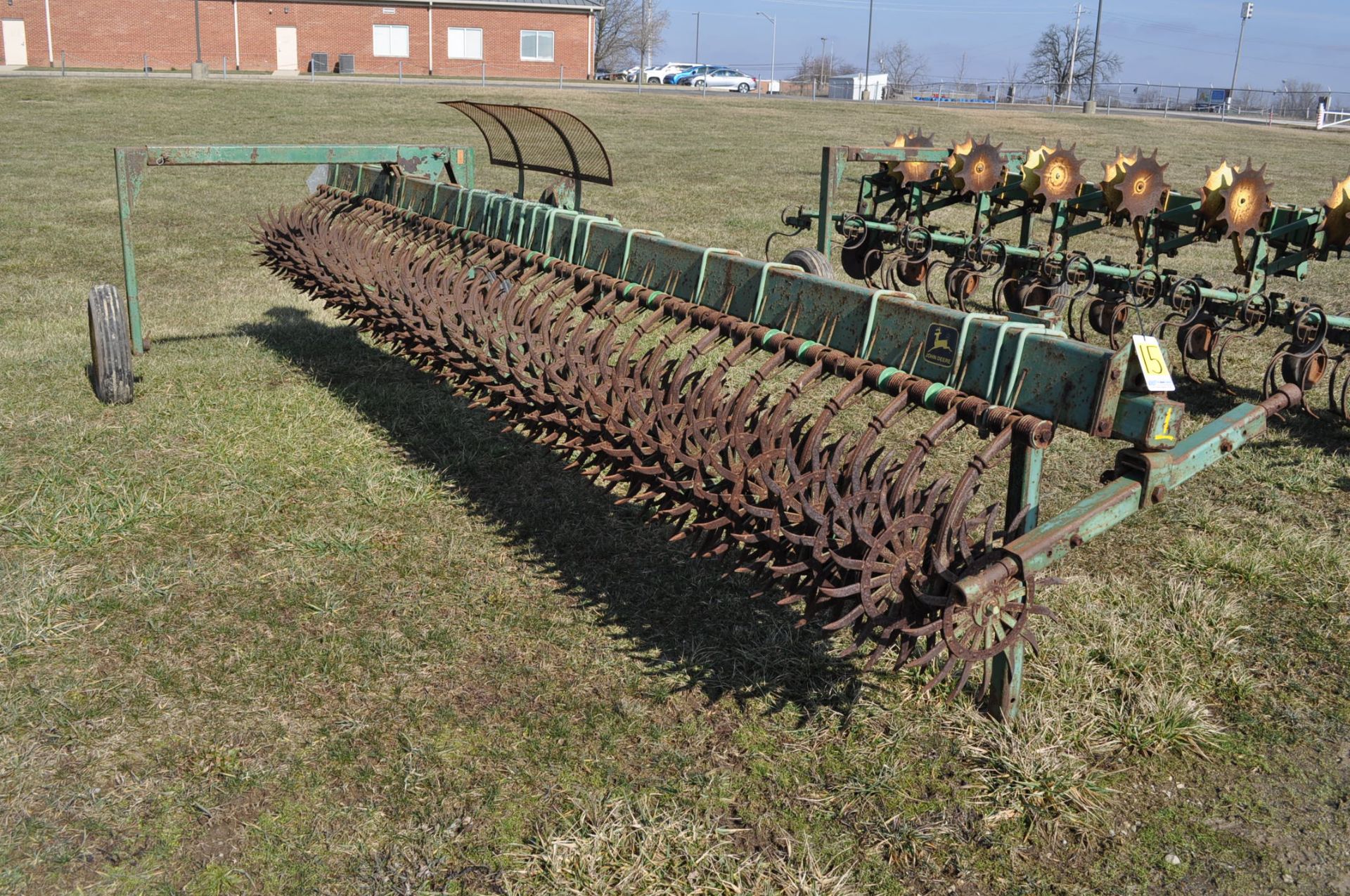 20’ John Deere 400 rotary hoe, 3 pt, end transport - Image 2 of 6