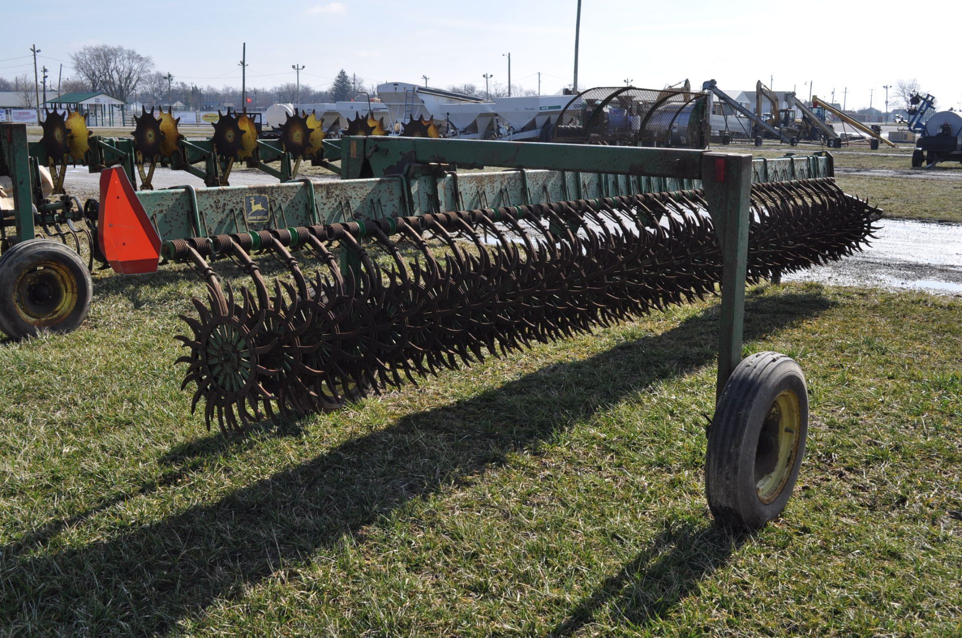 20’ John Deere 400 rotary hoe, 3 pt, end transport - Image 3 of 6