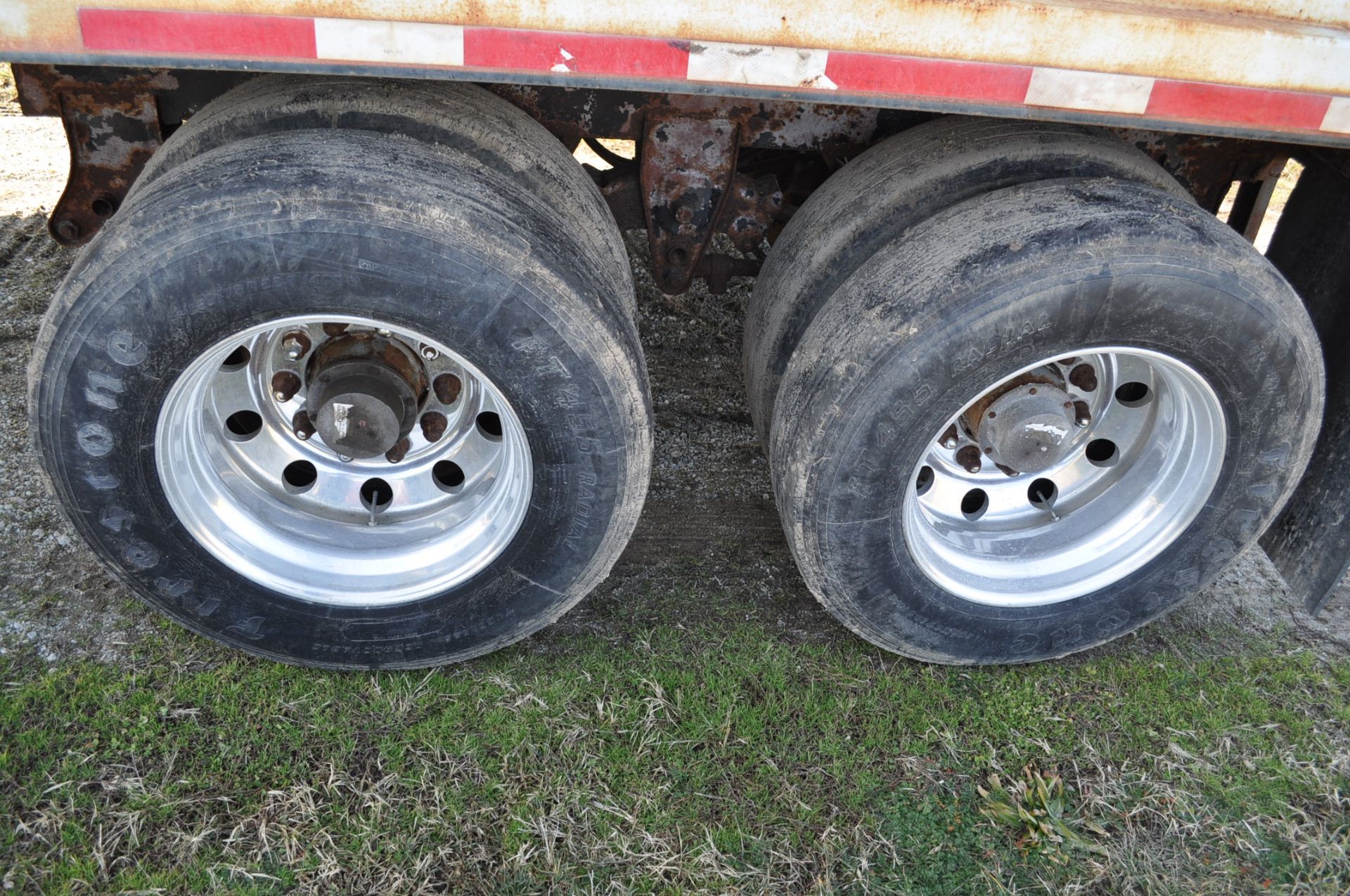 34’ Drake steel grain trailer, tandem axle, roll tarp, spring ride, 4 alum wheels, - Image 10 of 14