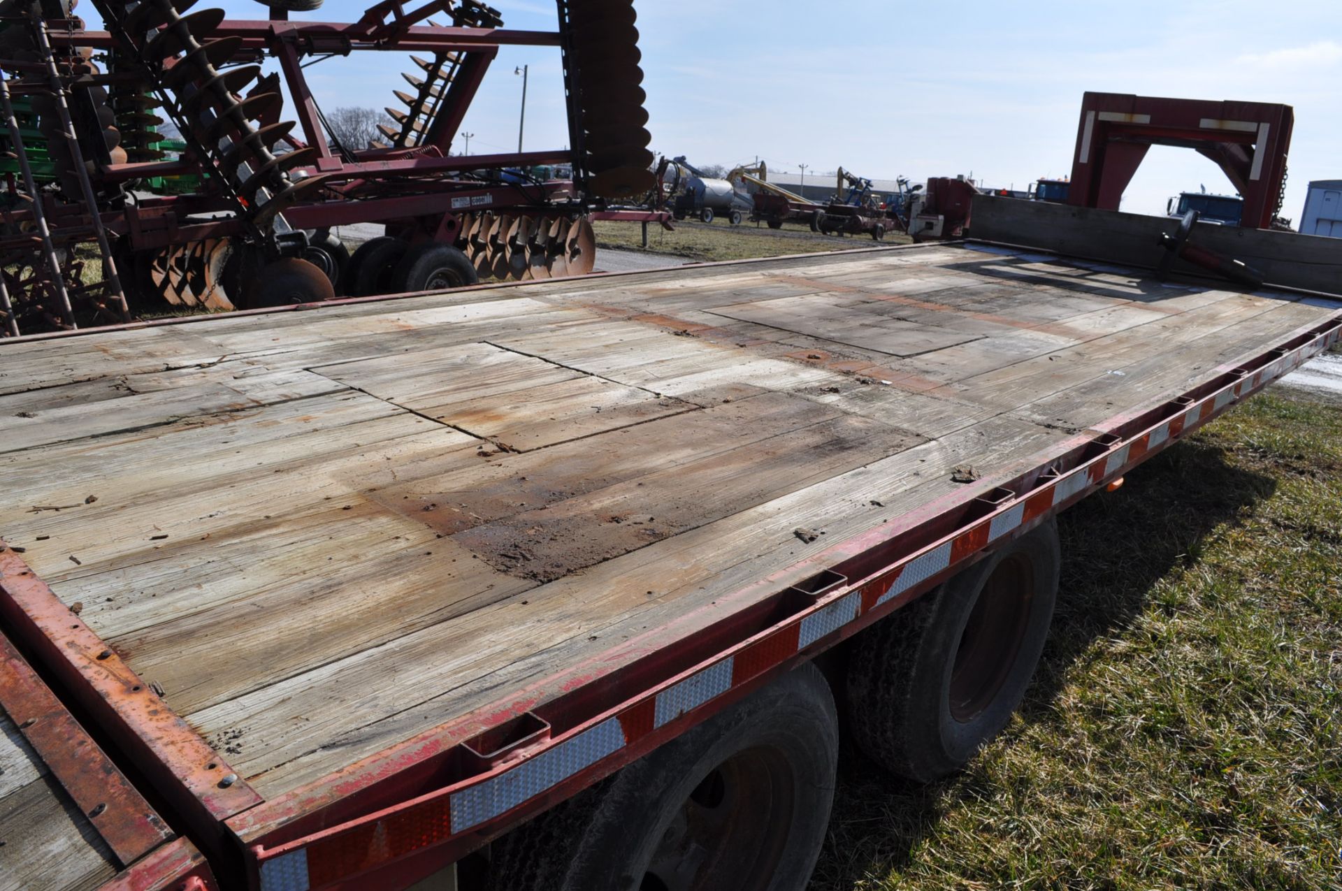 1998 20’+5’ Corn Pro gooseneck trailer, dual tandem axle, adjustable dovetail with ramps, - Image 9 of 13