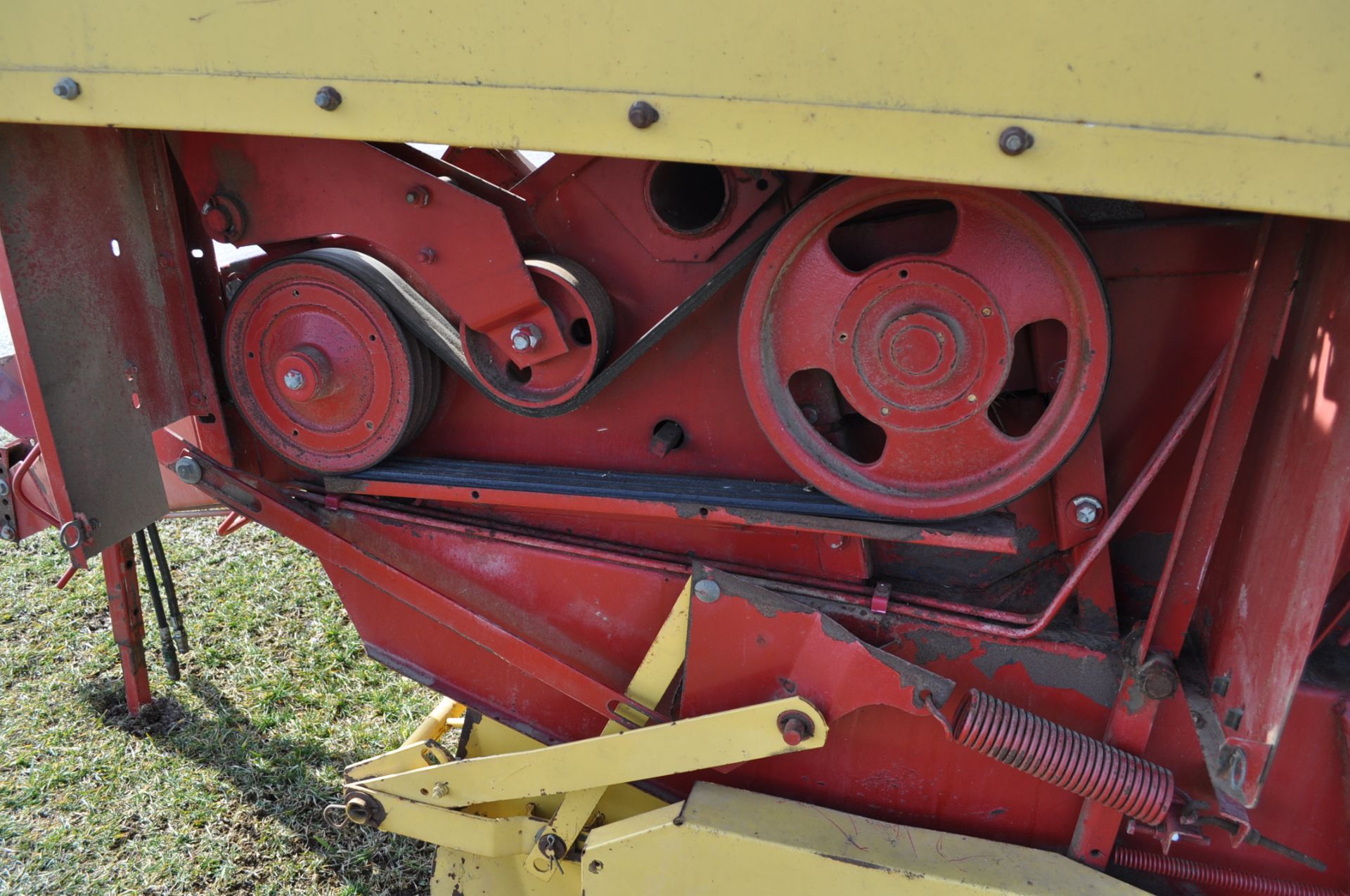 New Holland 848 round baler, twine tie, 540 PTO - Image 9 of 9