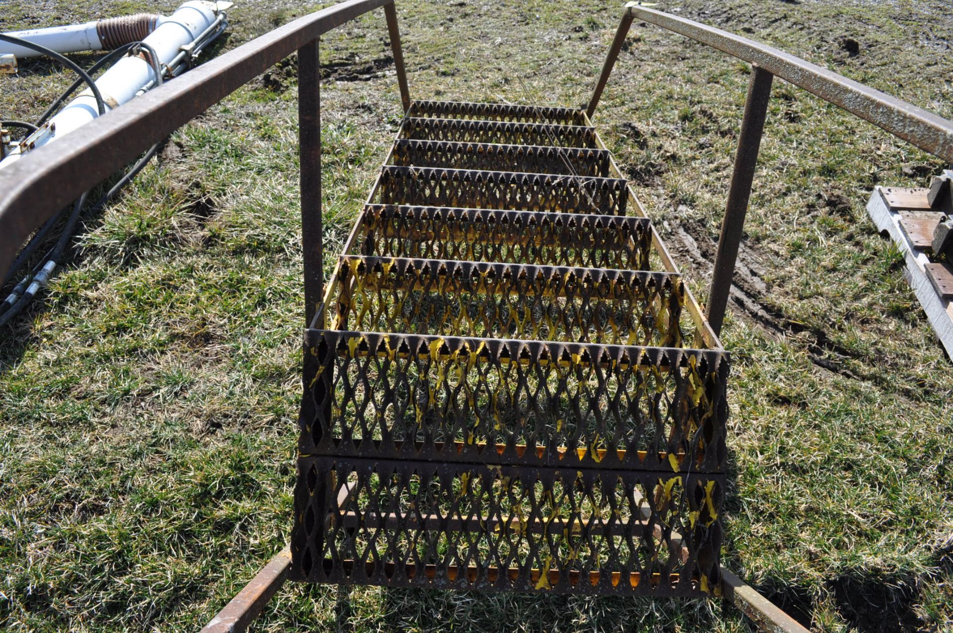 metal stairs - Image 3 of 3