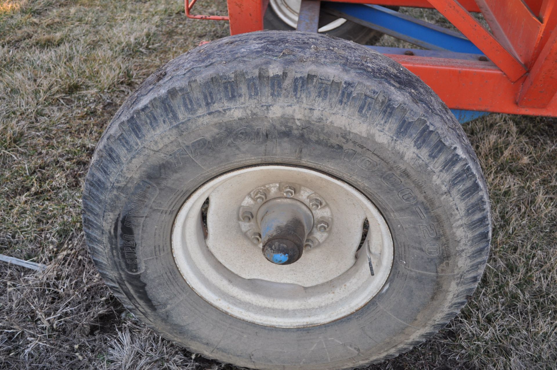 Killbros 385 gravity bed wagon on Killbros 1386 gear, 10.00-20 tires - Image 7 of 9