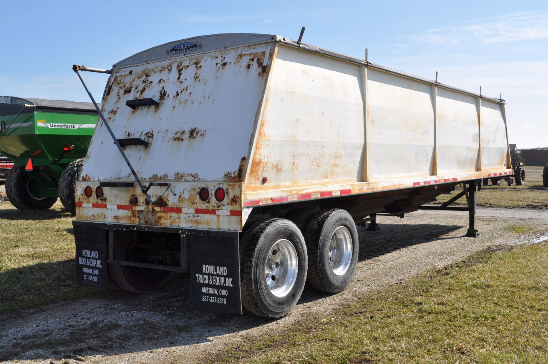 34’ Drake steel grain trailer, tandem axle, roll tarp, spring ride, 4 alum wheels, - Image 4 of 14