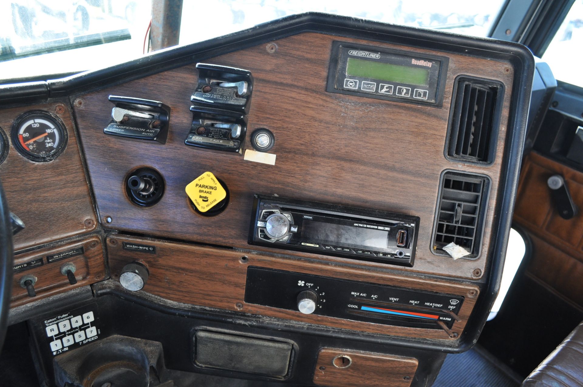 1994 Freighliner tender truck, Cummins M11-330E, Eaton 7 spd, tandem axle, Chandler side discharge - Image 21 of 24