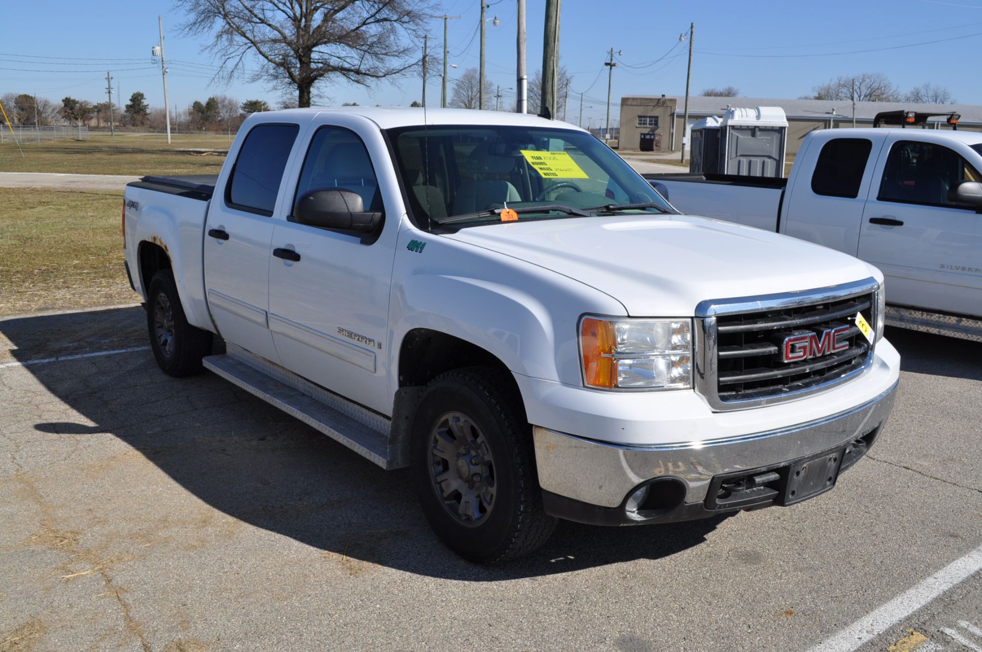 2008 GMC Sierra SLE, crew cab, 4x4, Vortec 5.3 L, auto trans., 6.5’ bed, 256,657 mi, - Image 4 of 23