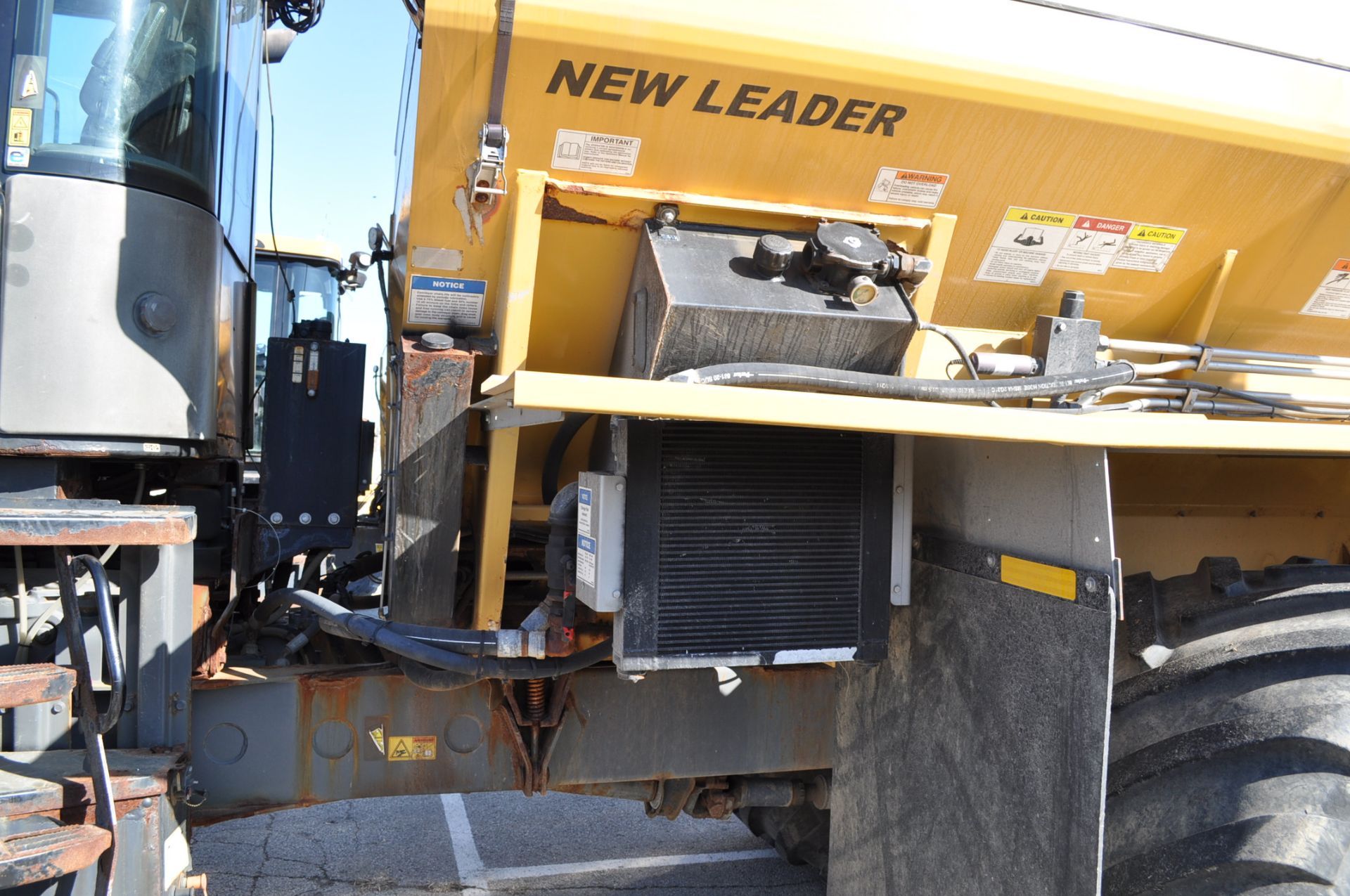 2012 Terra-Gator 7300, twin-bin dry box, CVT, Raven Viper Pro, auto steer, 1000/50R25 floaters, - Image 9 of 18