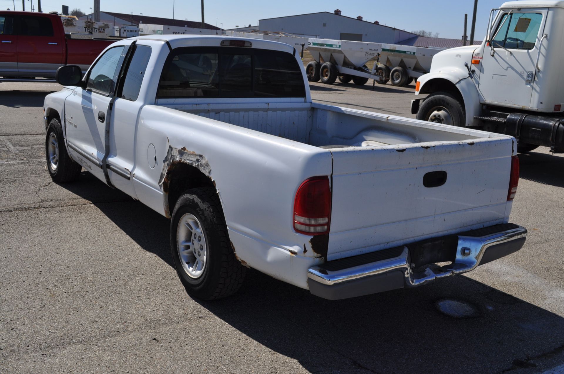 1998 Dodge Dakota, quad cab, Magnum V-6, auto trans, 191,070 mi, VIN 1B7GL22X1WS687319, - Image 2 of 18