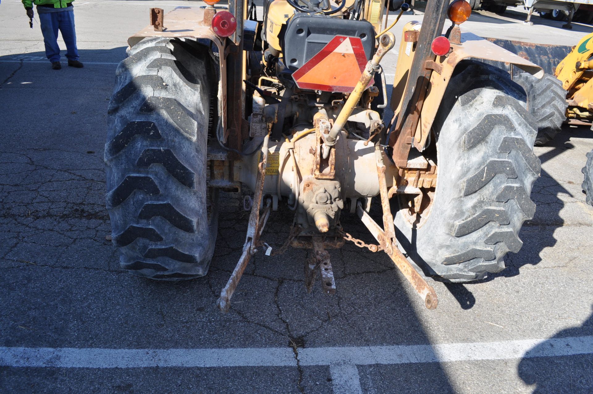 1990 Ford 445C tractor w/ loader - Image 11 of 13