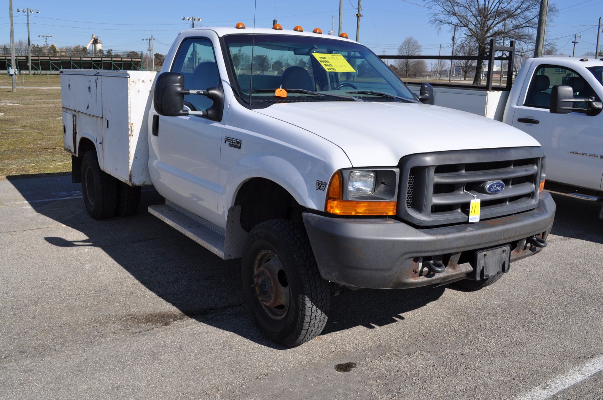 1999 Ford F-350 SD, dual wheels, reg cab, 4x4, 7.3 Power Stroke, auto trans, 9’ Knapheide service - Image 4 of 16