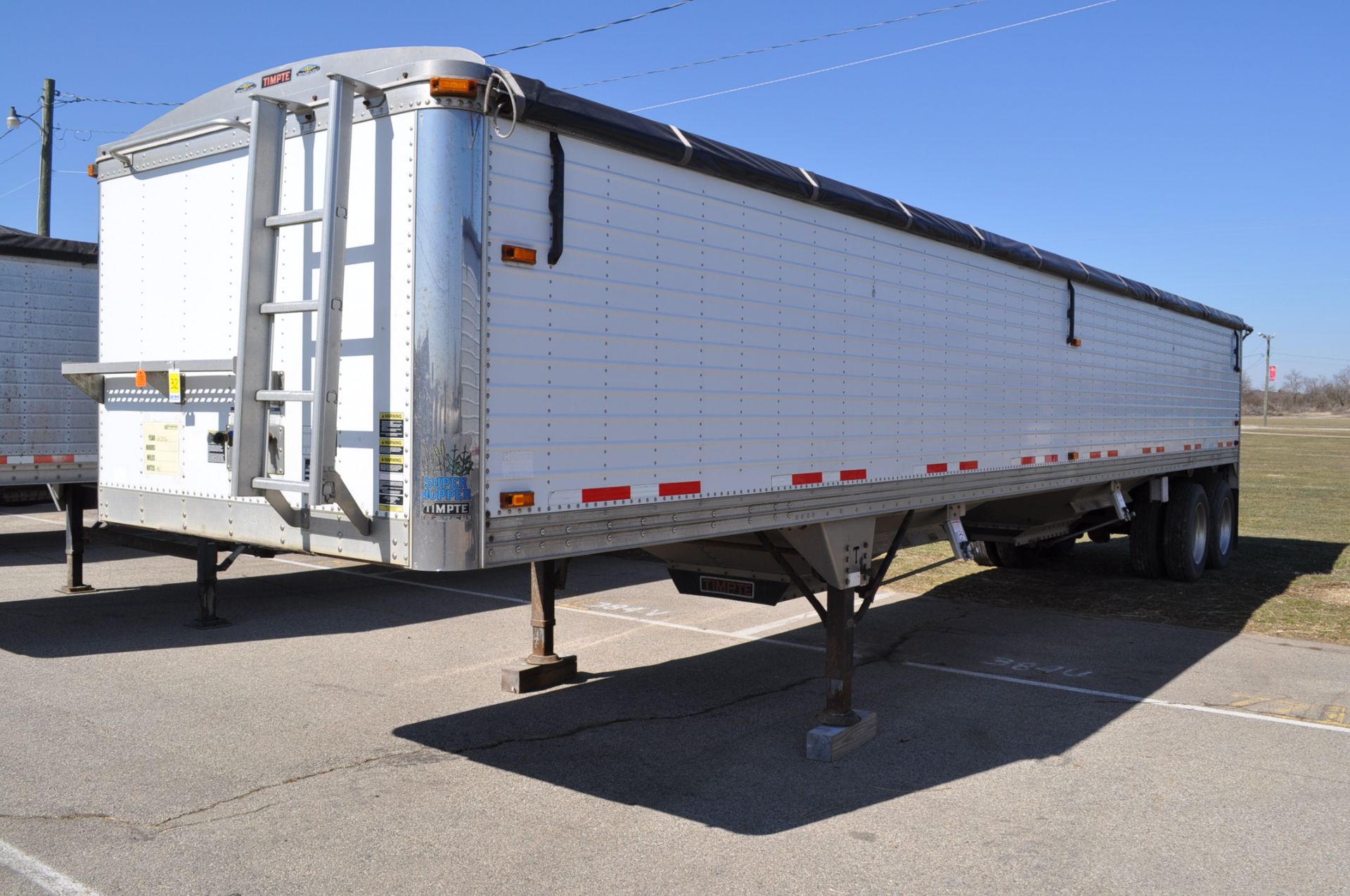 2006 40’ Timpte Hopper Bottom, tandem, air ride, roll tarp