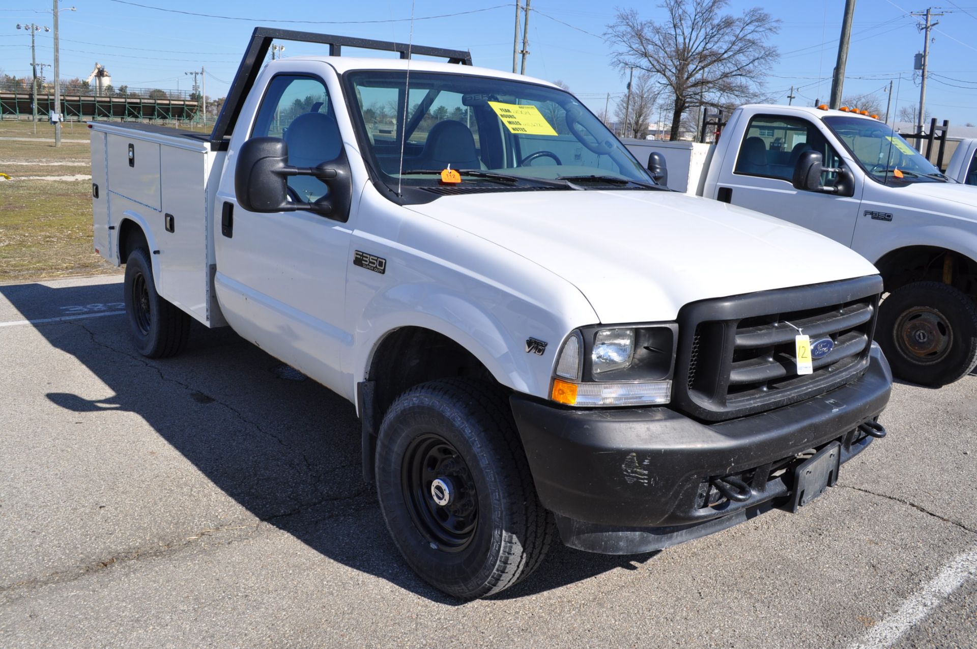 2004 Ford F-350 XL, reg. cab, 4x4, V-10 Triton, auto trans, 9’ Knapheide service bed, 211,673 m - Image 4 of 27