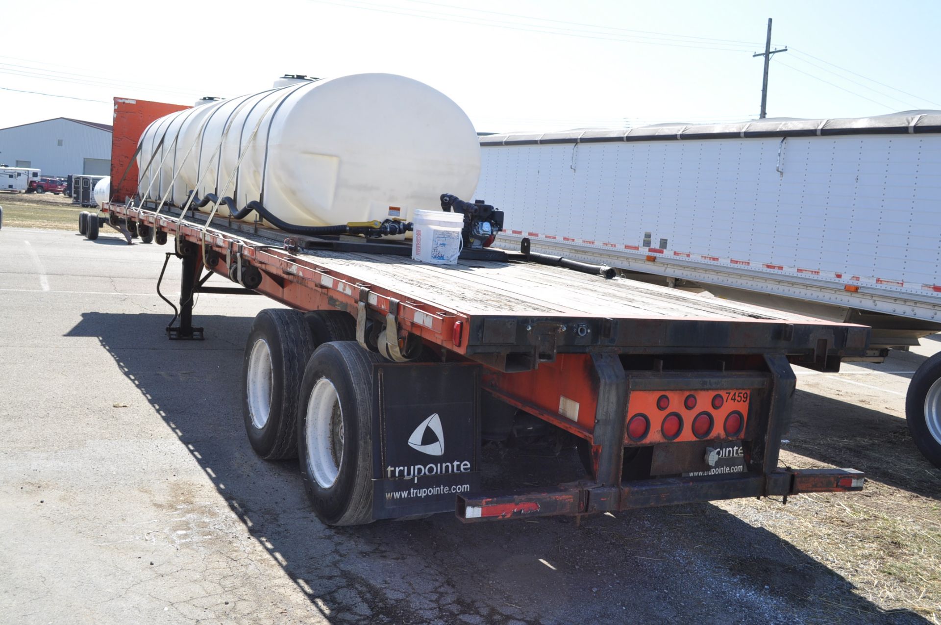 2000 30’ Wabash National flat-bed semi trailer, tandem axle, air ride, (2) 1600 gal. flat-bottom - Image 4 of 15