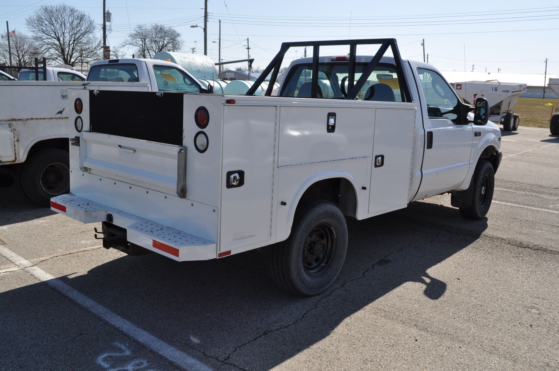 2004 Ford F-350 XL, reg. cab, 4x4, V-10 Triton, auto trans, 9’ Knapheide service bed, 211,673 m - Image 3 of 27