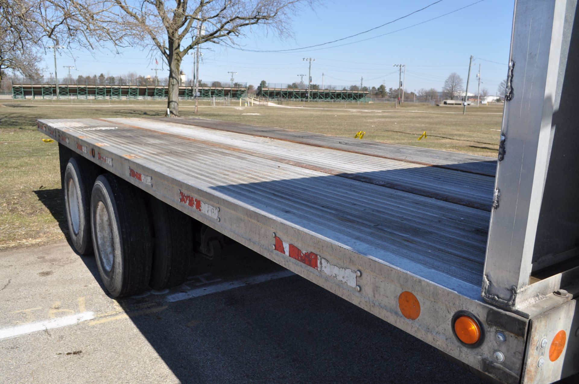 2002 International 4400, tandem, DT 466, auto trans, 25’ alum. flat bed, 233,000 mi. - Image 13 of 21