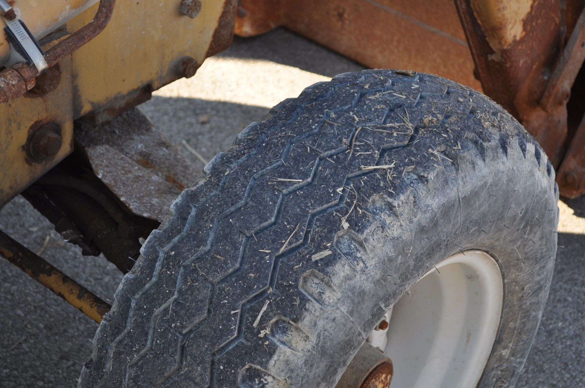 1990 Ford 445C tractor w/ loader - Image 8 of 13