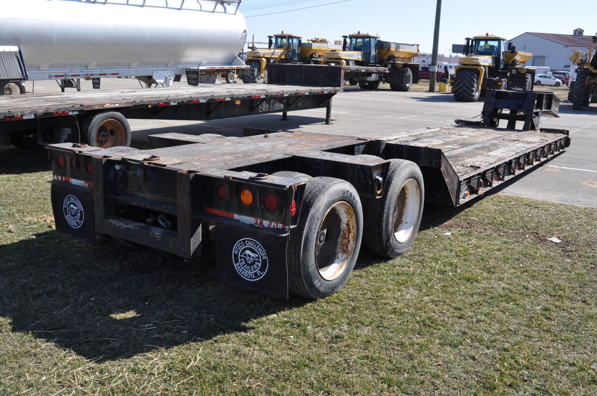 2001 Witzco Challenger detach trailer, pony motor, tandem axle, 35 Ton Cap, VIN 1W8A11D291S000272 - Image 3 of 12