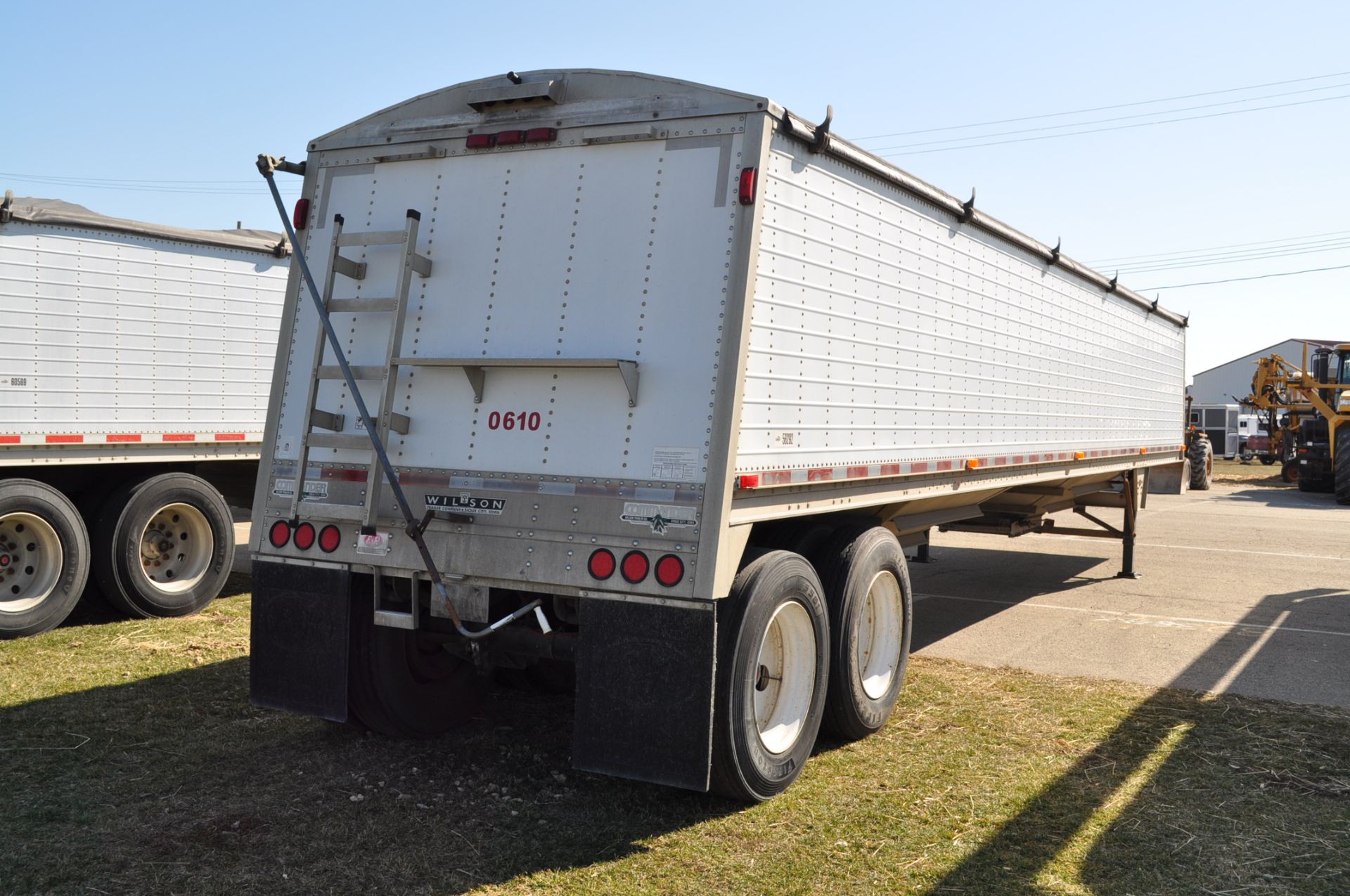 2006 40’ Wilson Commander Hopper Bottom, tandem, spring ride, roll tarp - Image 3 of 11