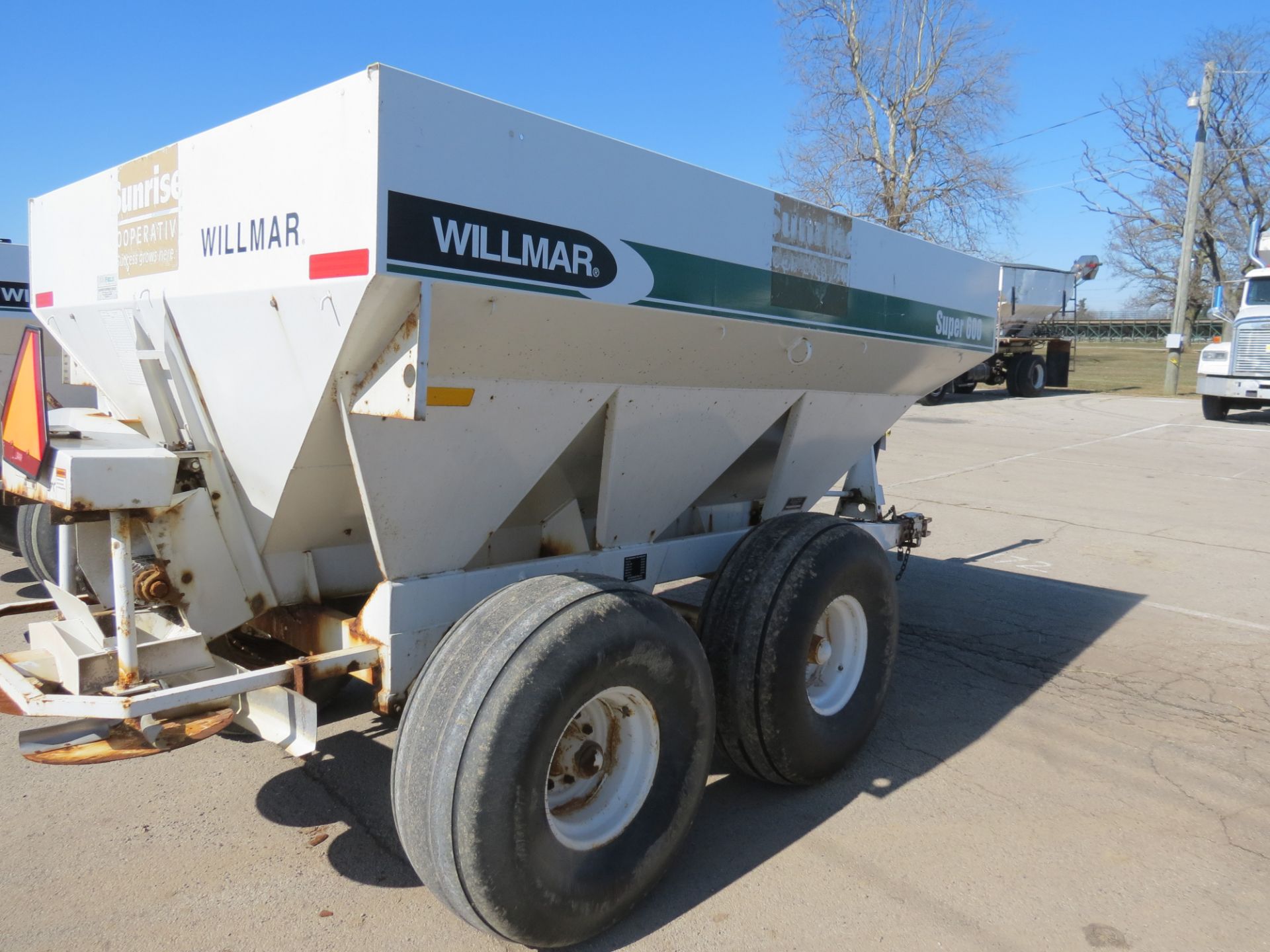 Choice Of Lots 84 Willmar Super 600 Dry Fertilizer Spreader