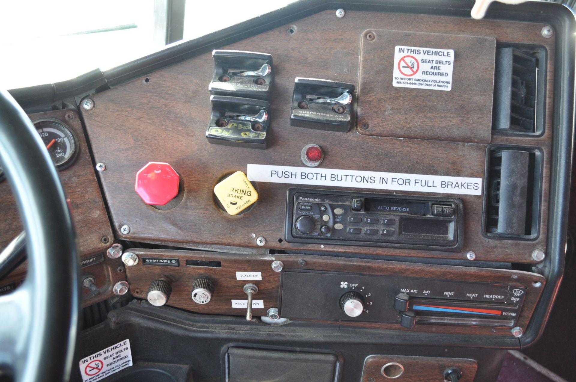 1993 Freightliner FLD, tandem, air lift 3rd axle, Cummins M11, 10-speed trans, Willmar 1600, - Image 28 of 29