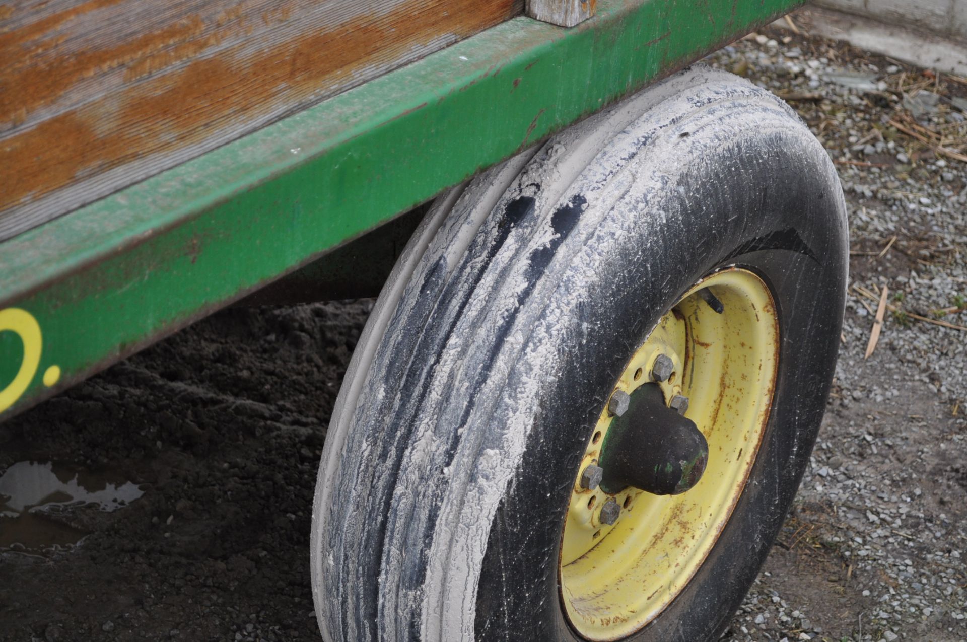 Silage wagon with John Deere gear and hoist - Image 6 of 11