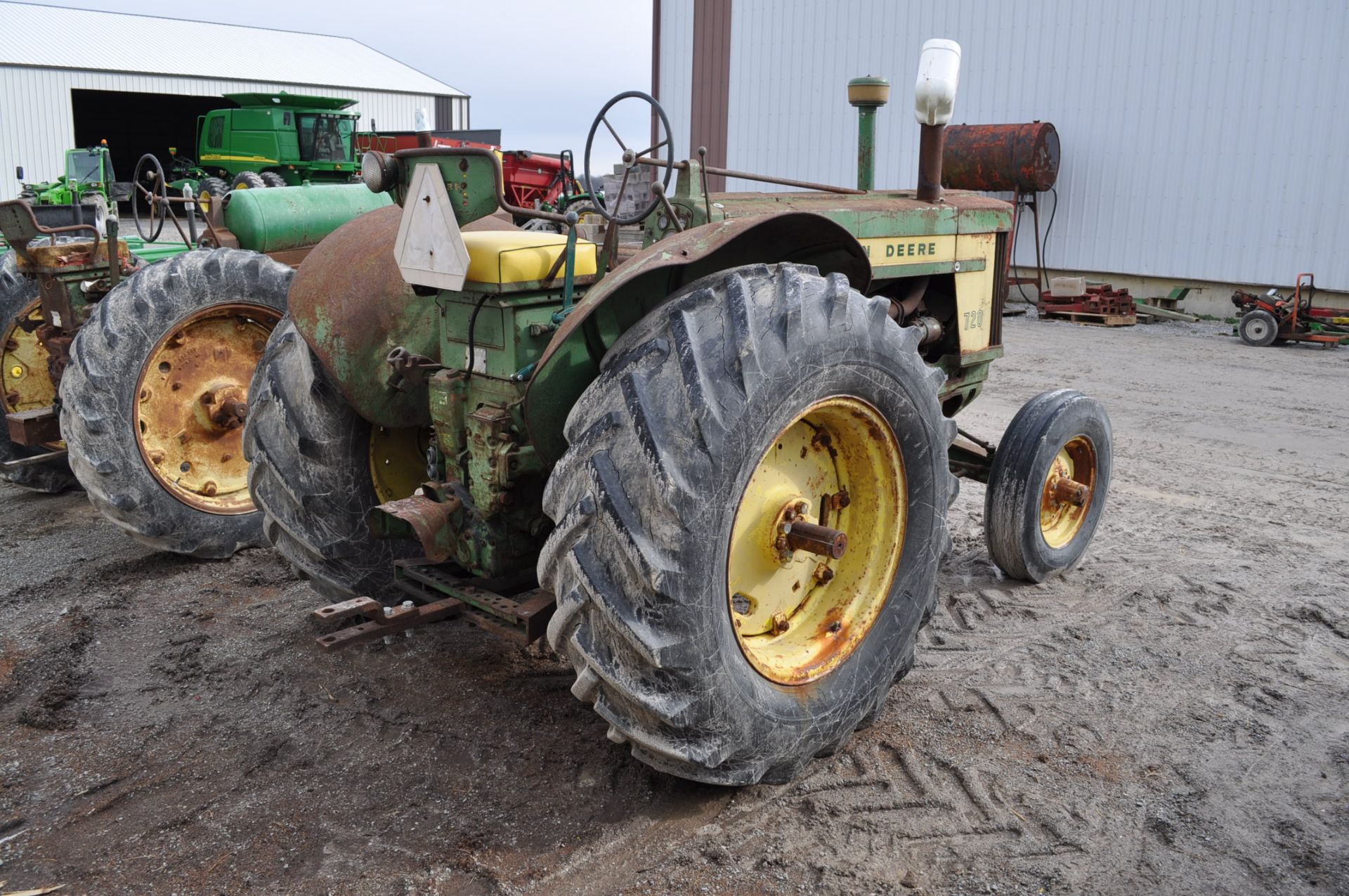 John Deere 720 standard, diesel, 18.4-30 rear, 7.50-18 front, wide front, power steering - Image 3 of 14